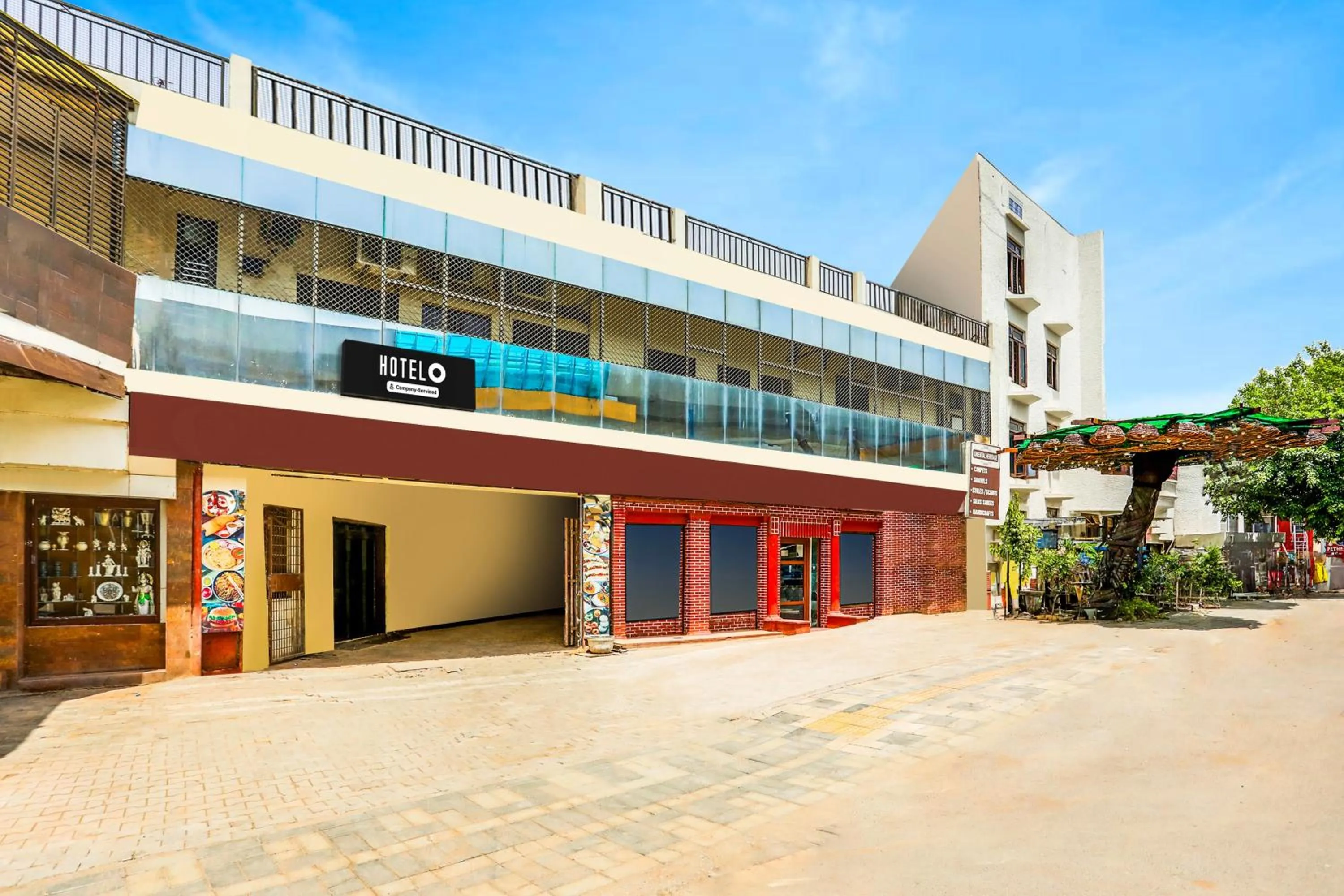 Facade/entrance in Super Hotel O Tajganj Near Taj Mahal West Gate