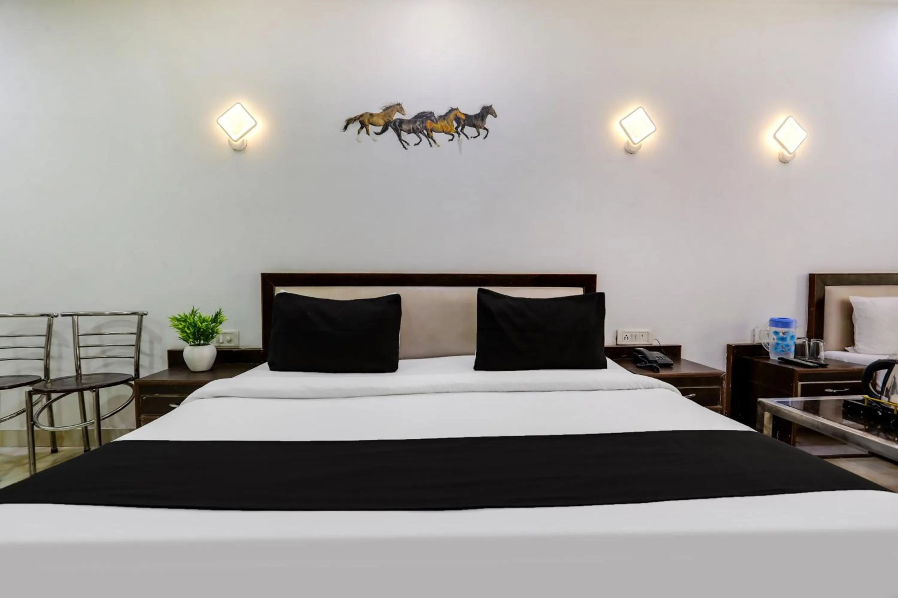 Bedroom, Bed in Super Hotel O Tajganj Near Taj Mahal West Gate