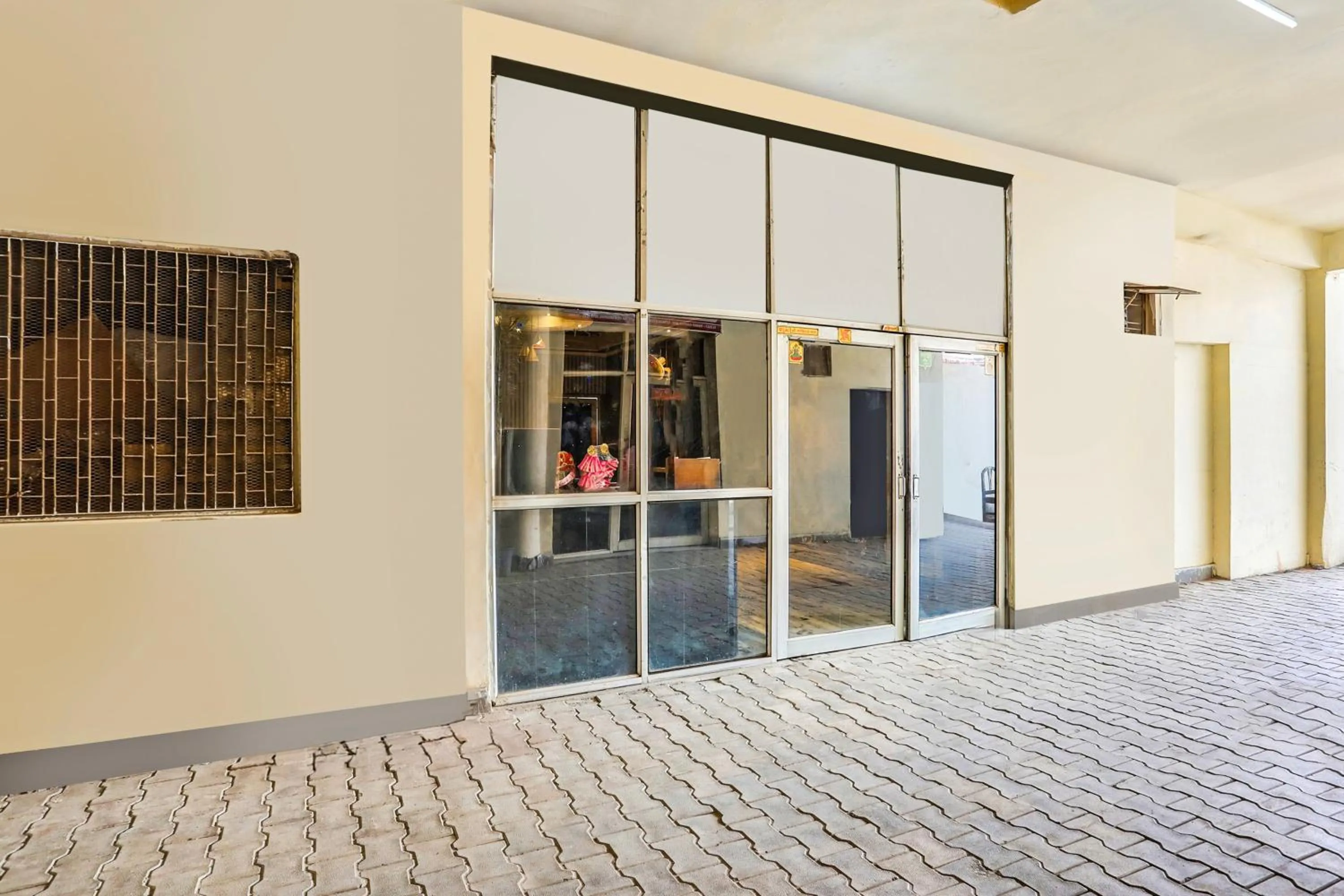 Facade/entrance in Super Hotel O Tajganj Near Taj Mahal West Gate