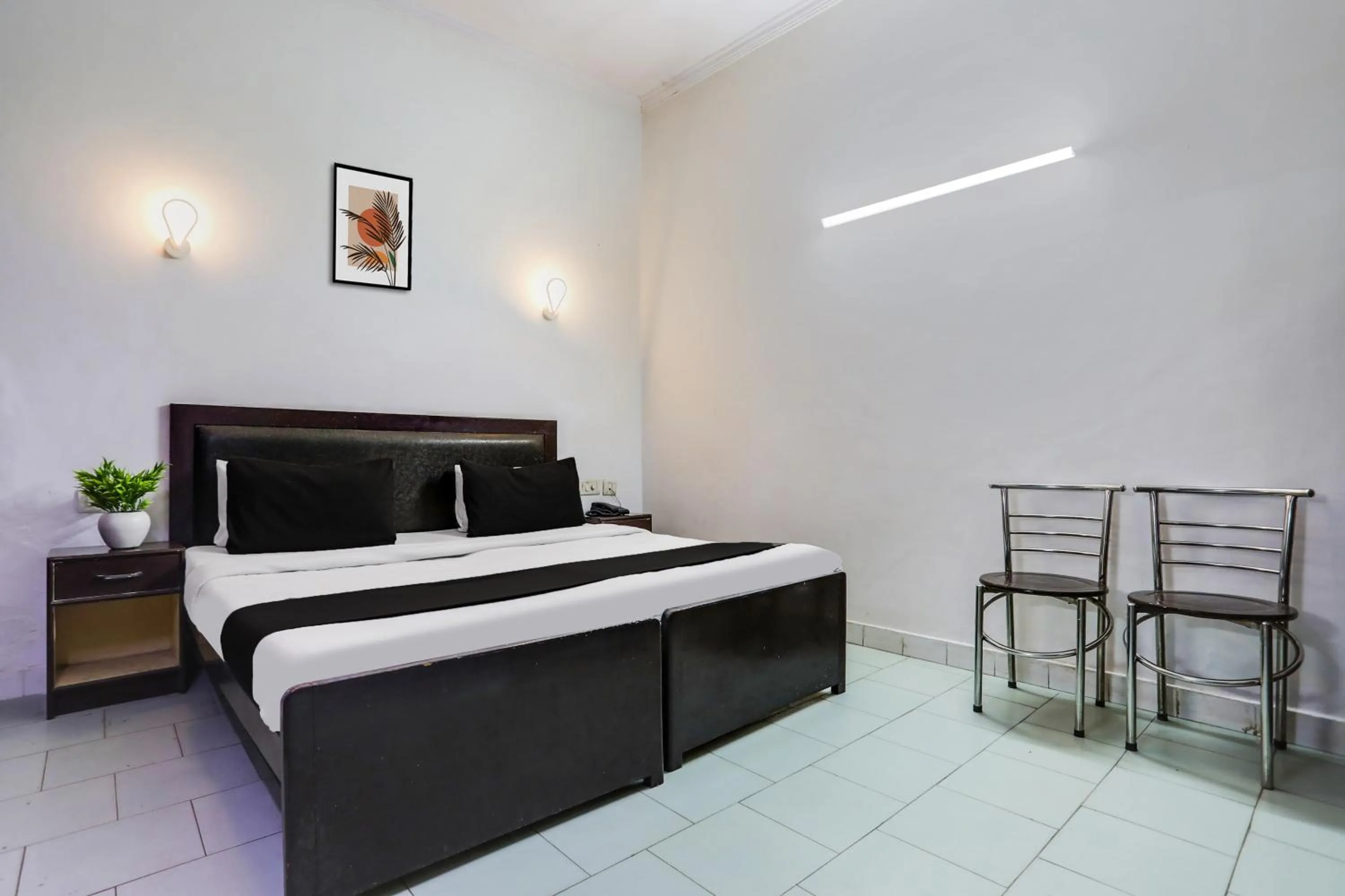 Bedroom, Bed in Super Hotel O Tajganj Near Taj Mahal West Gate