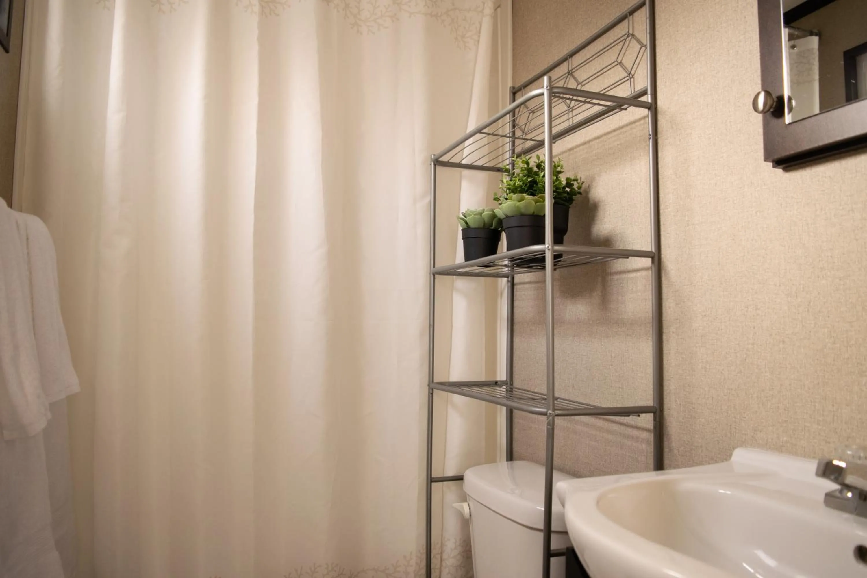 Bathroom in Vine Ridge Resort - Cottages