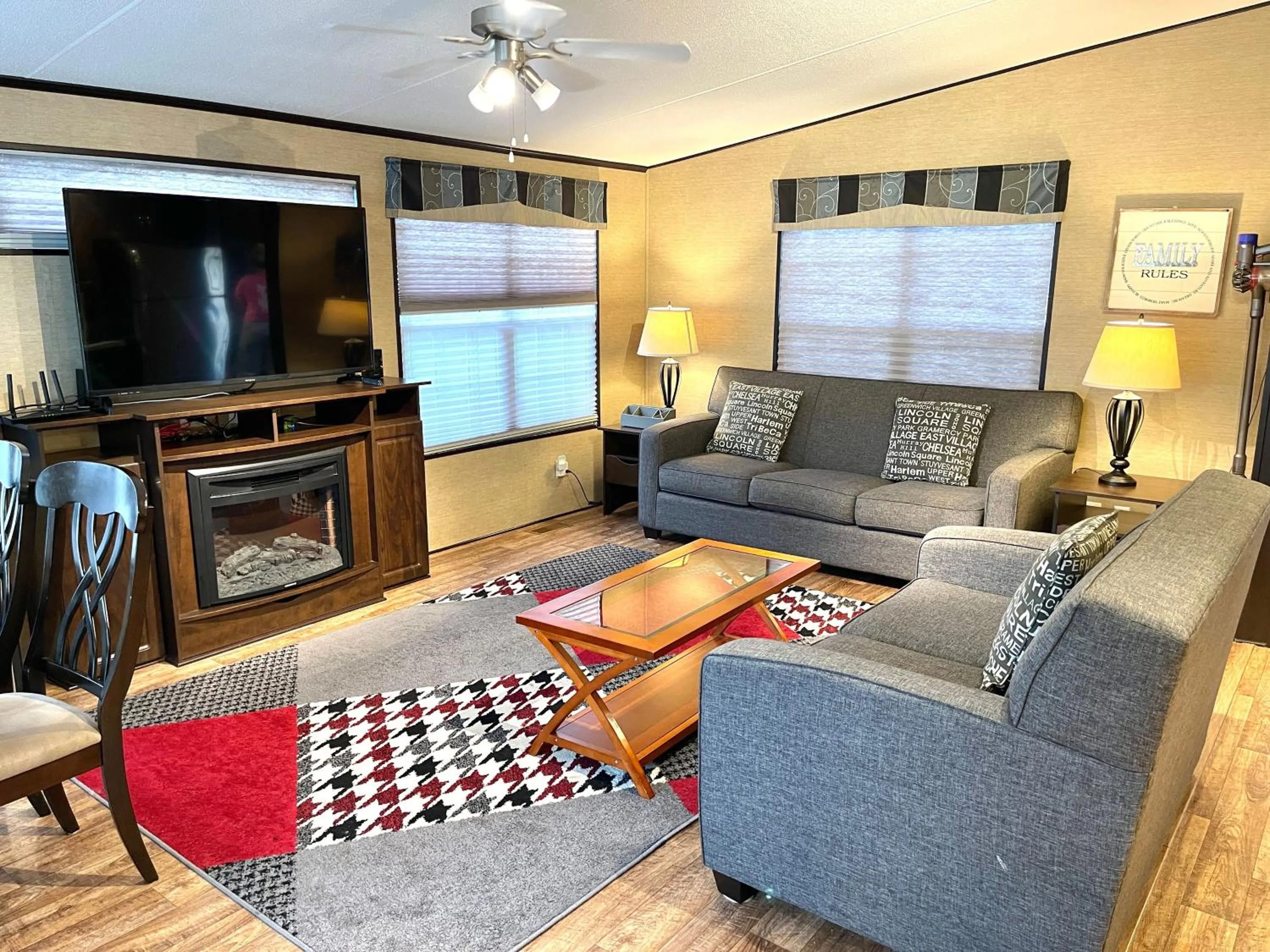 Living room in Vine Ridge Resort - Cottages