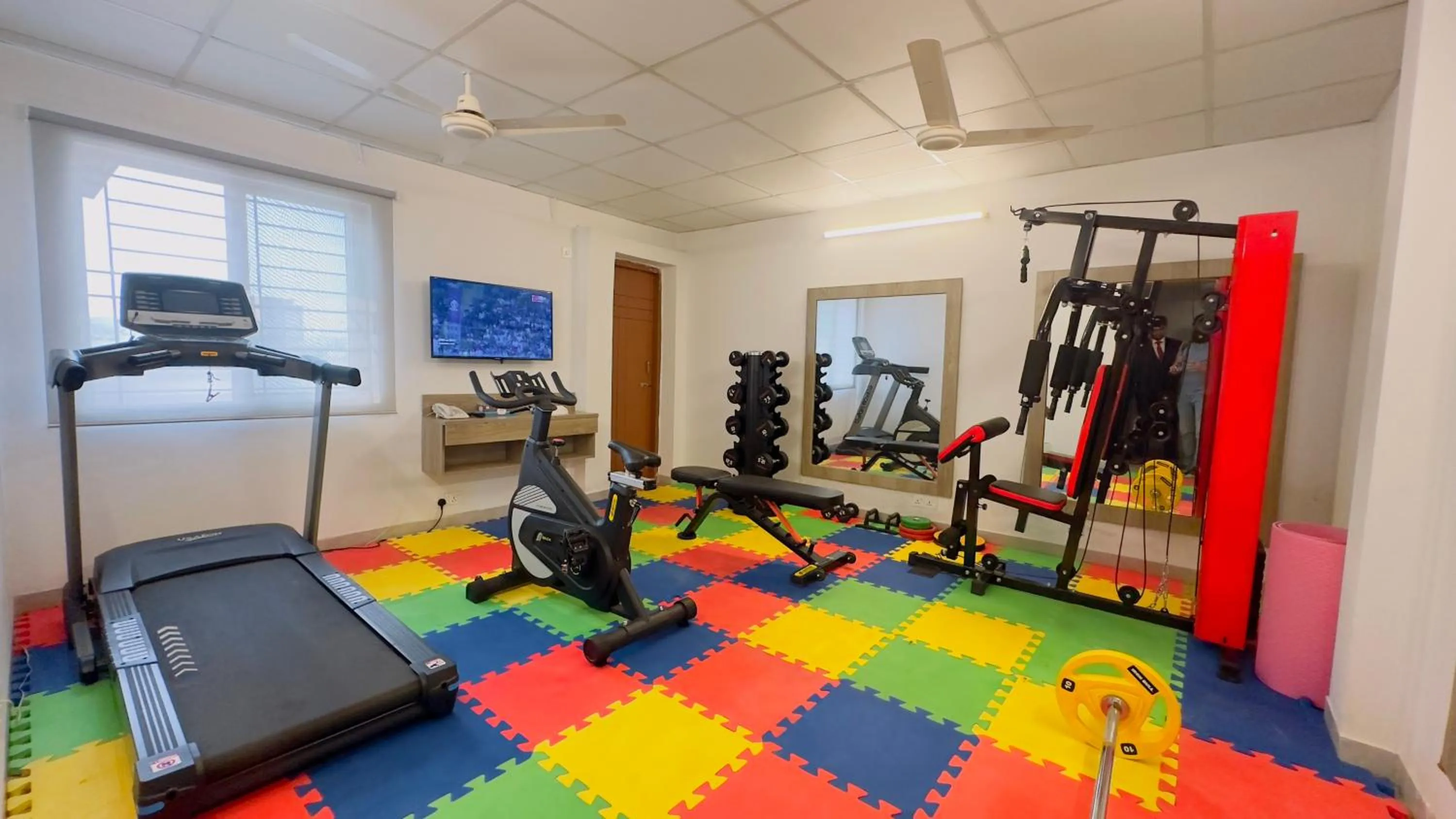 Fitness centre/facilities in Priyo Nibash Stylish Residential Hotel