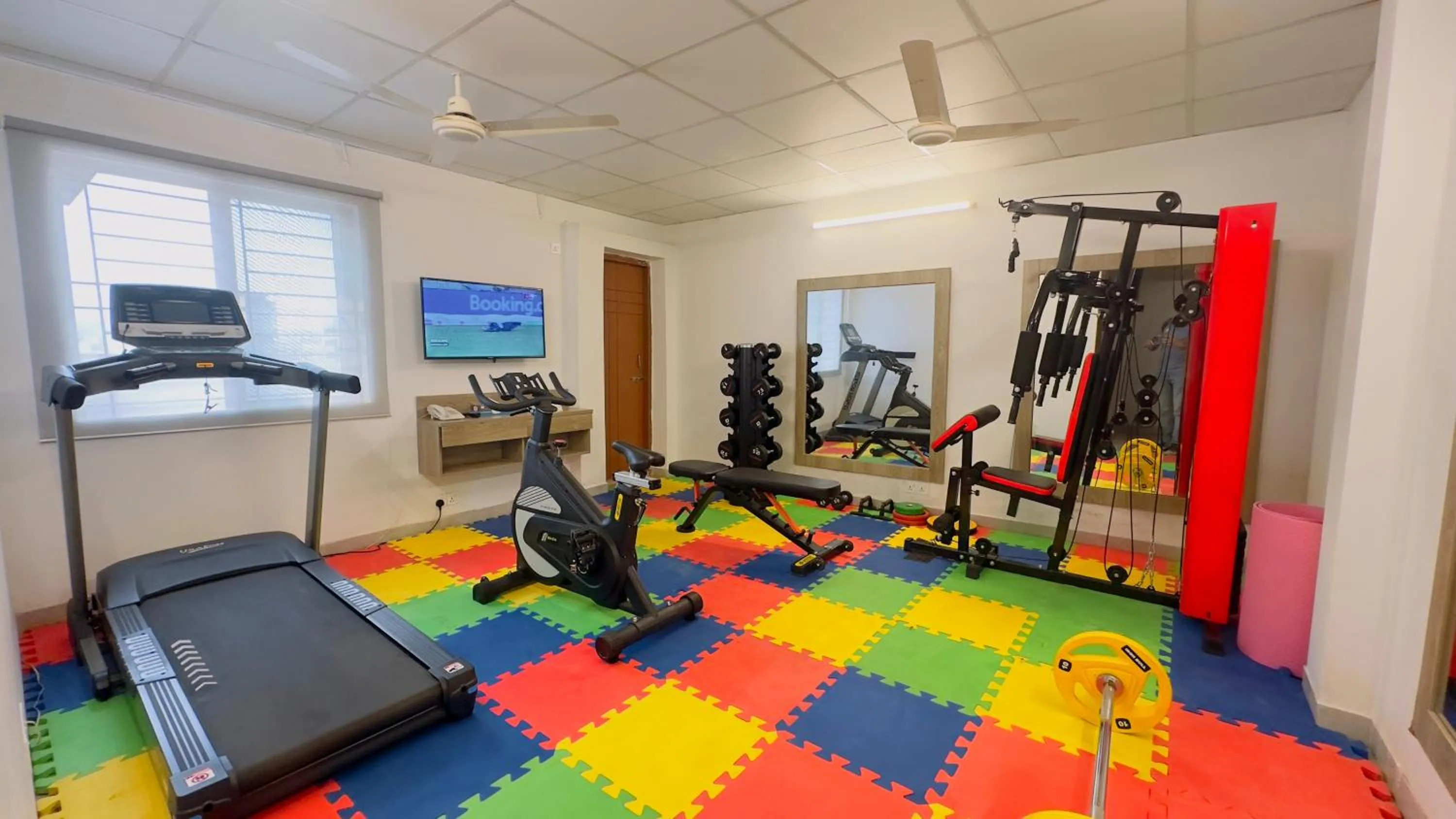 Fitness centre/facilities in Priyo Nibash Stylish Residential Hotel