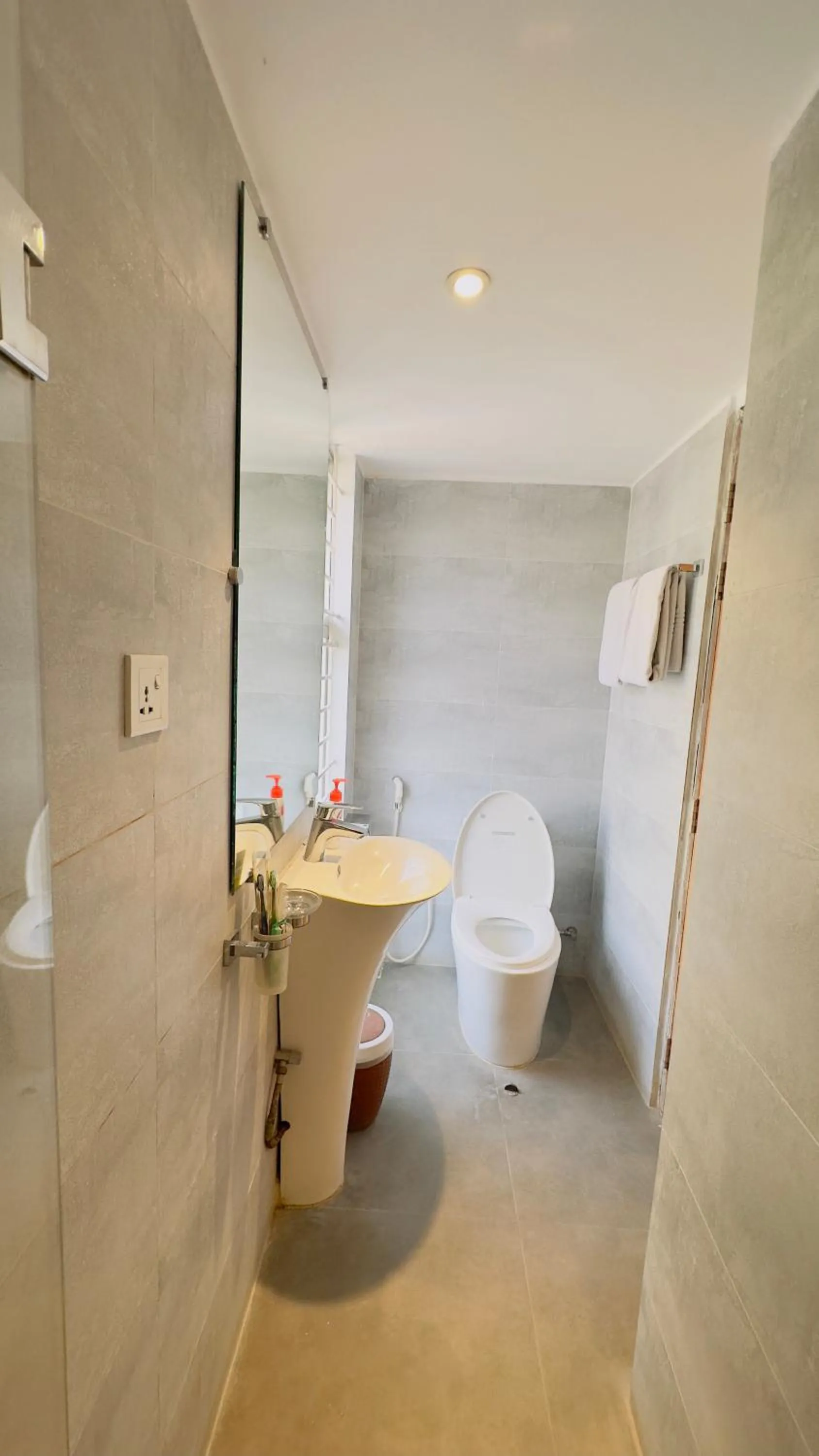 Toilet in Priyo Nibash Stylish Residential Hotel