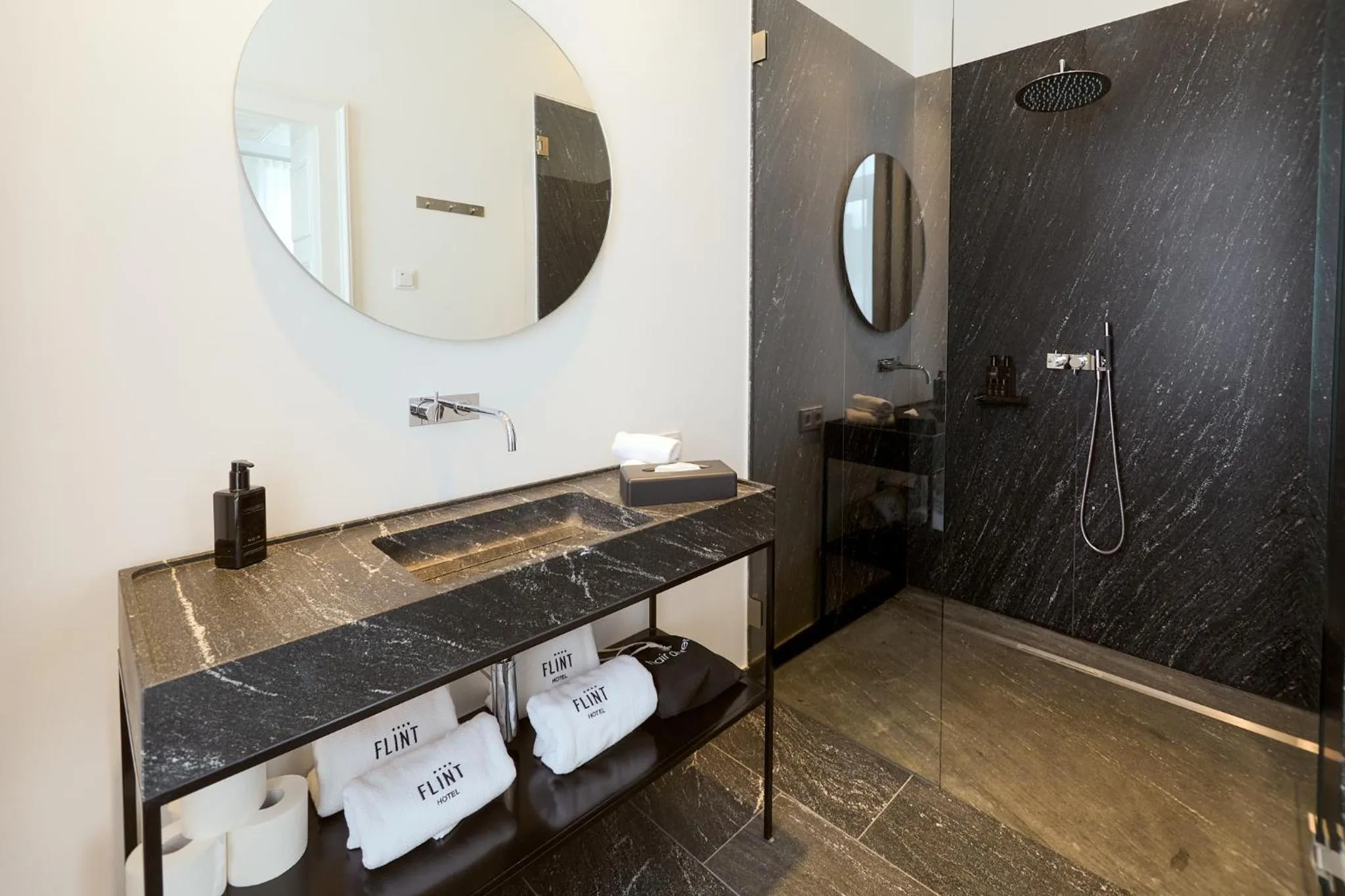 Bathroom in Das Flint