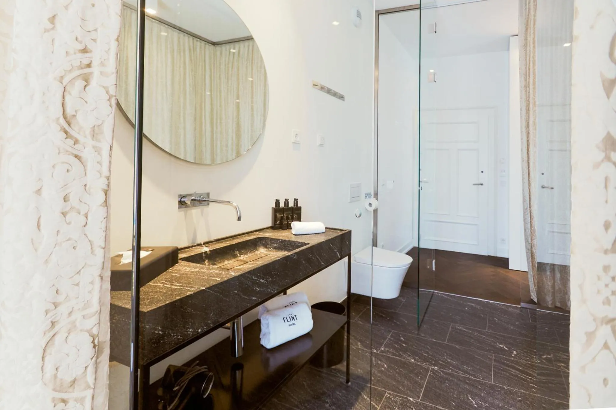 Bathroom in Das Flint