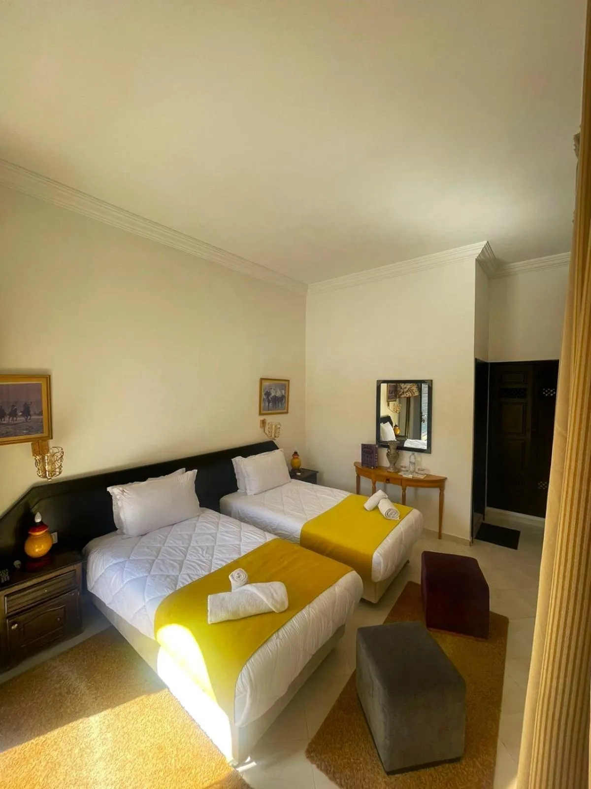 Bed in Majorel Perle Hôtel Riad Restaurant Picine & Spa