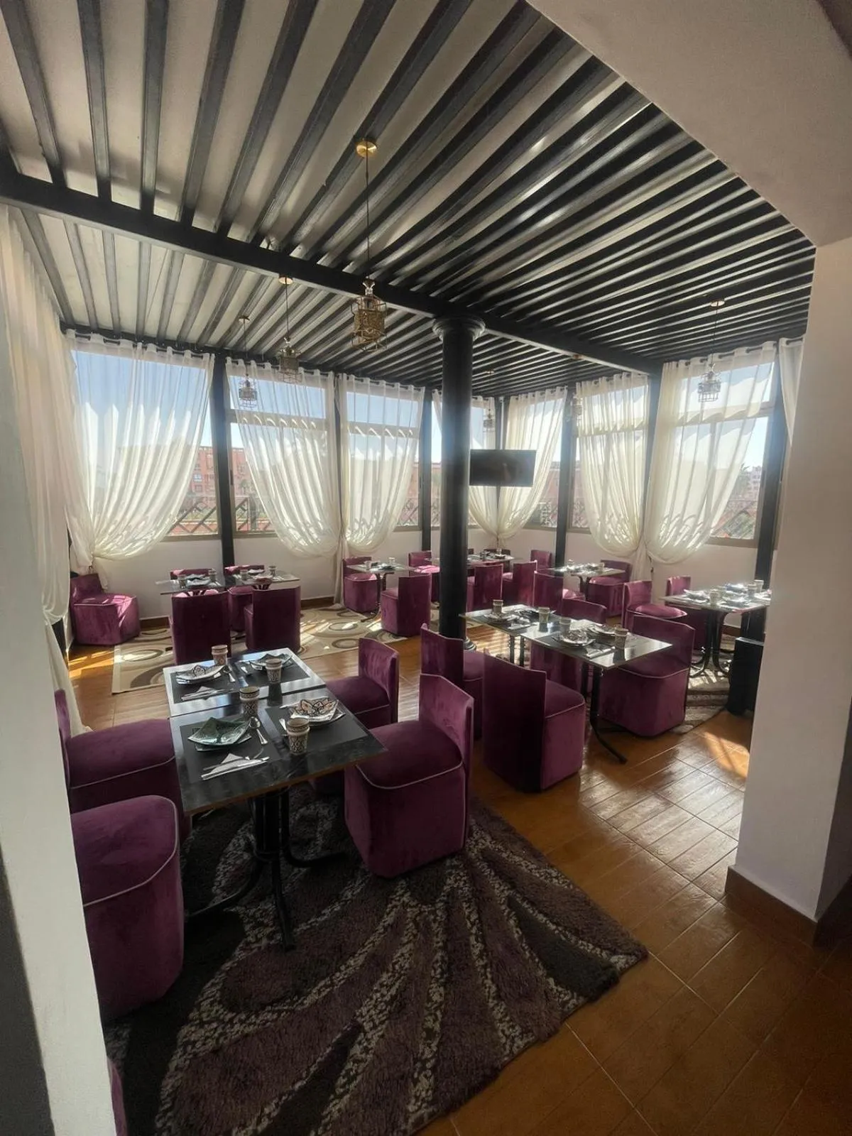 Restaurant/places to eat in Majorel Perle Hôtel Riad Restaurant Picine & Spa