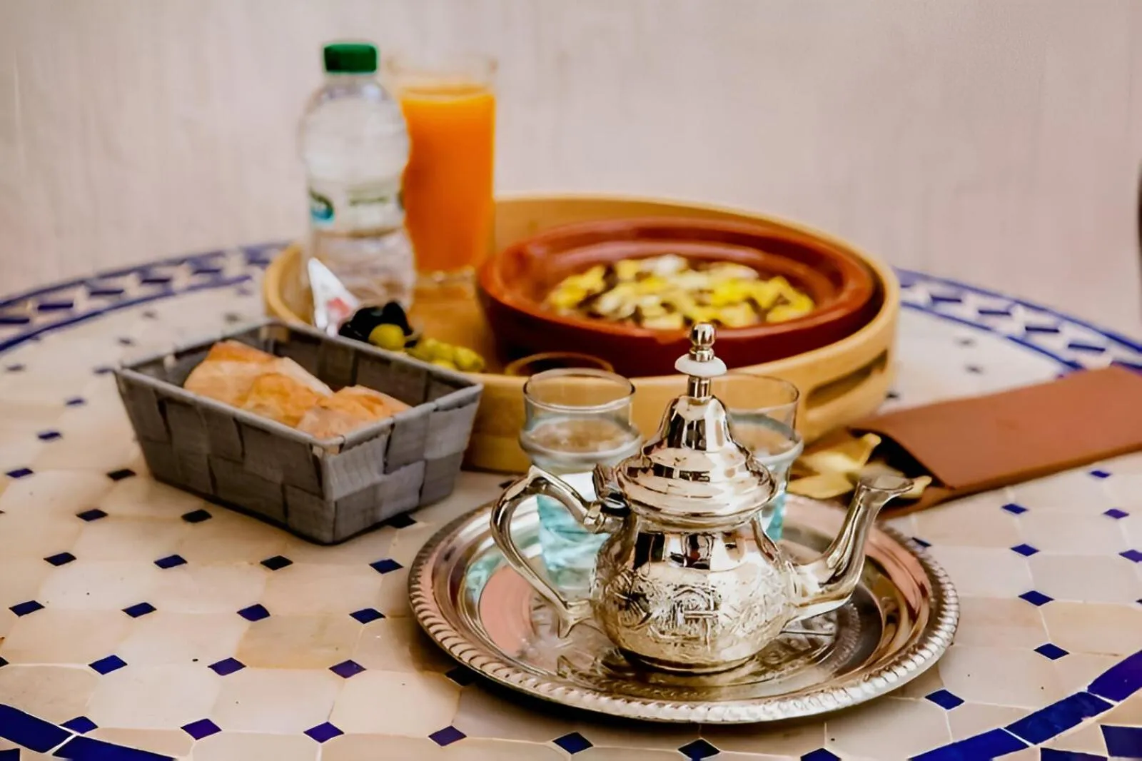 Food and drinks in RIAD DOUIRTNA