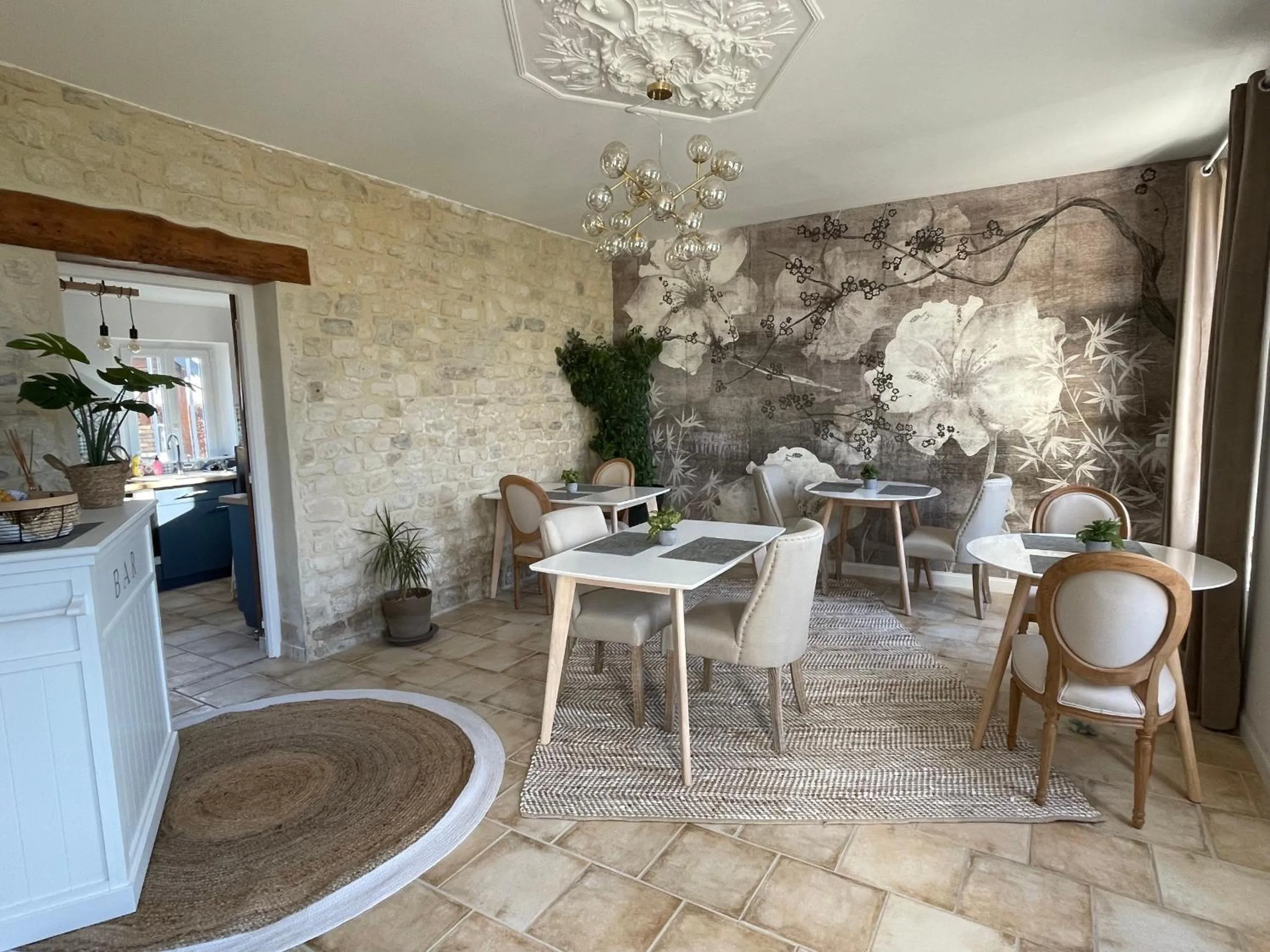 Dining area in AureFées