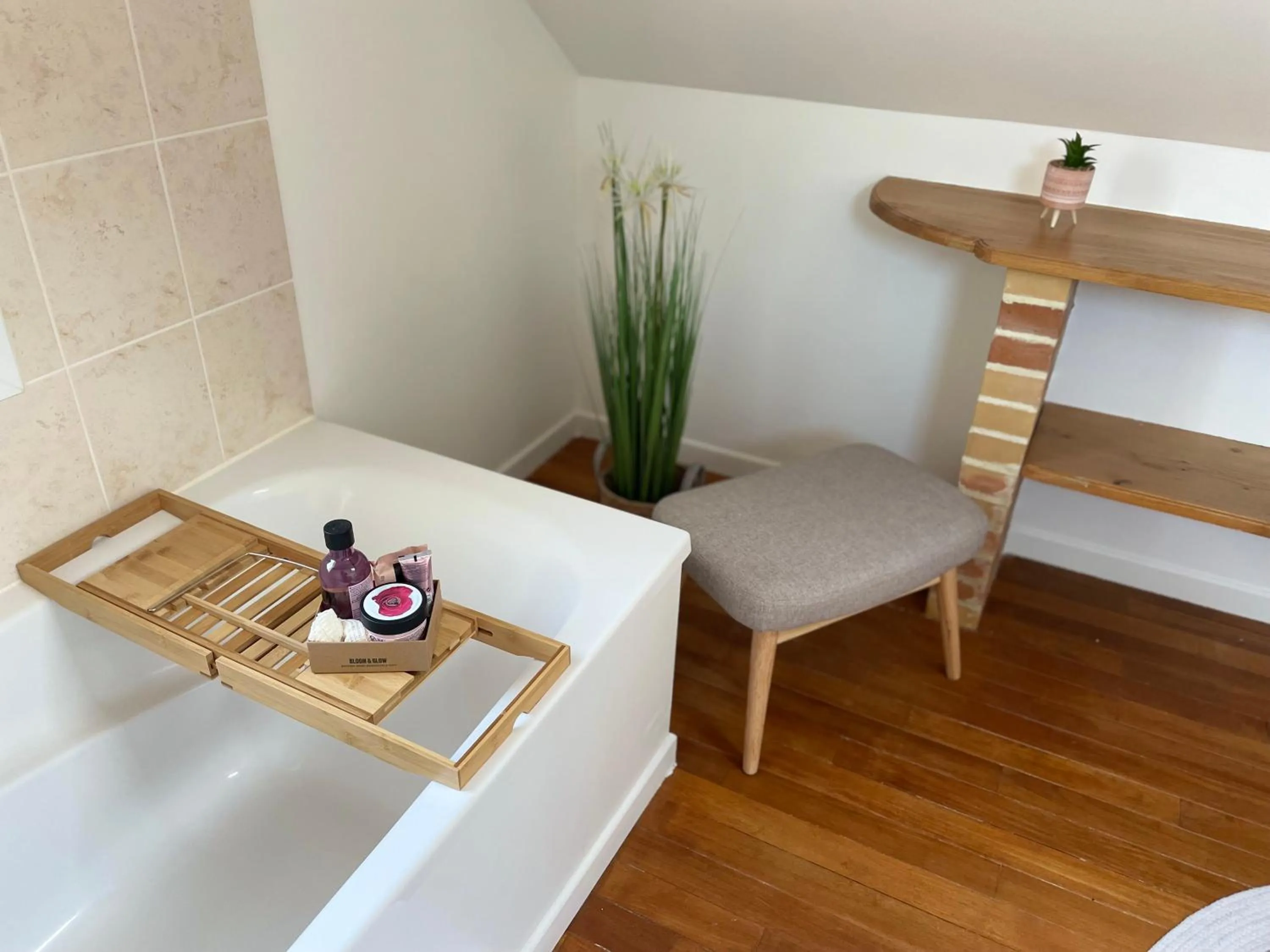 Bathroom, Bed in AureFées