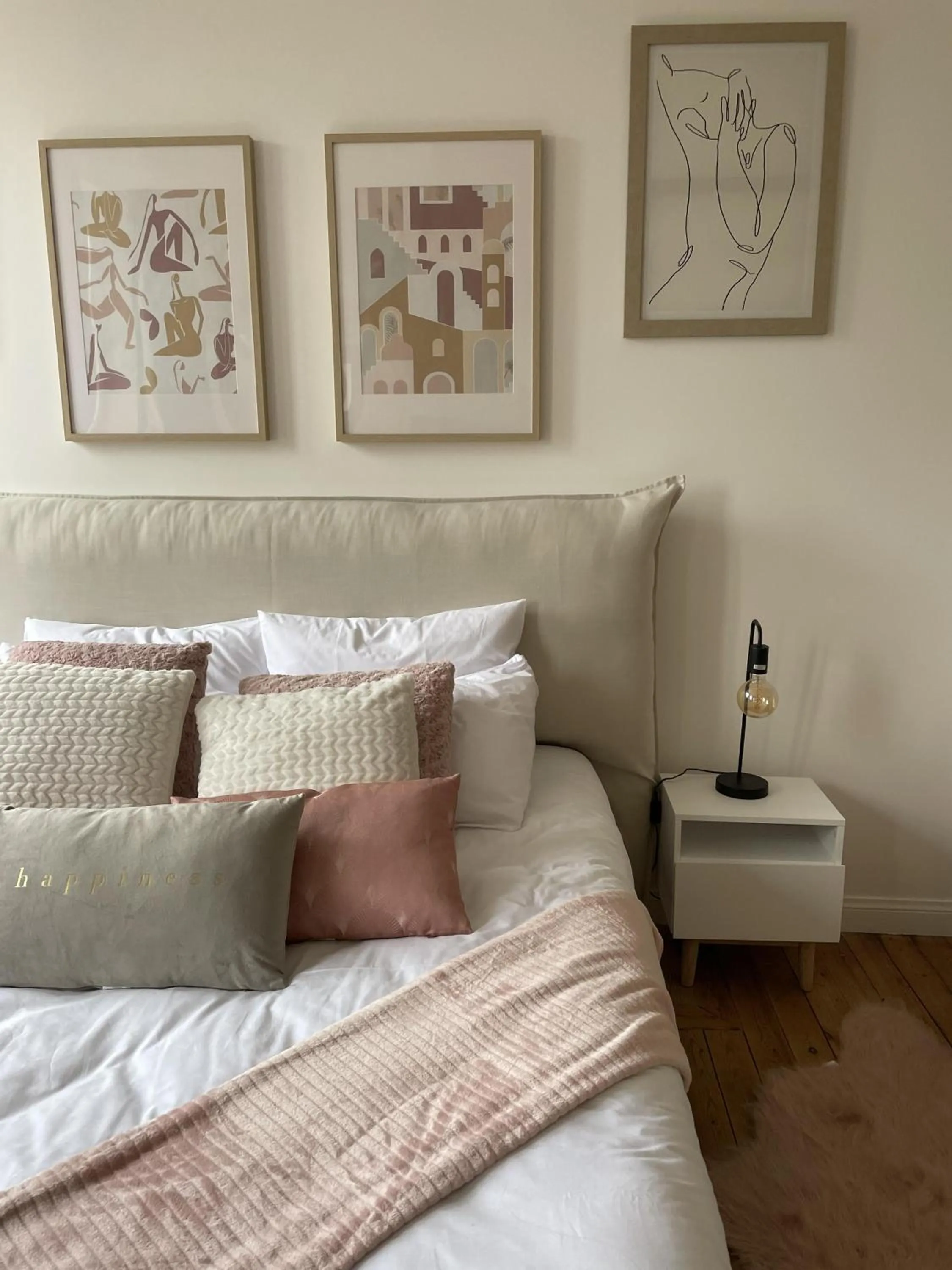 Bedroom, Bed in AureFées