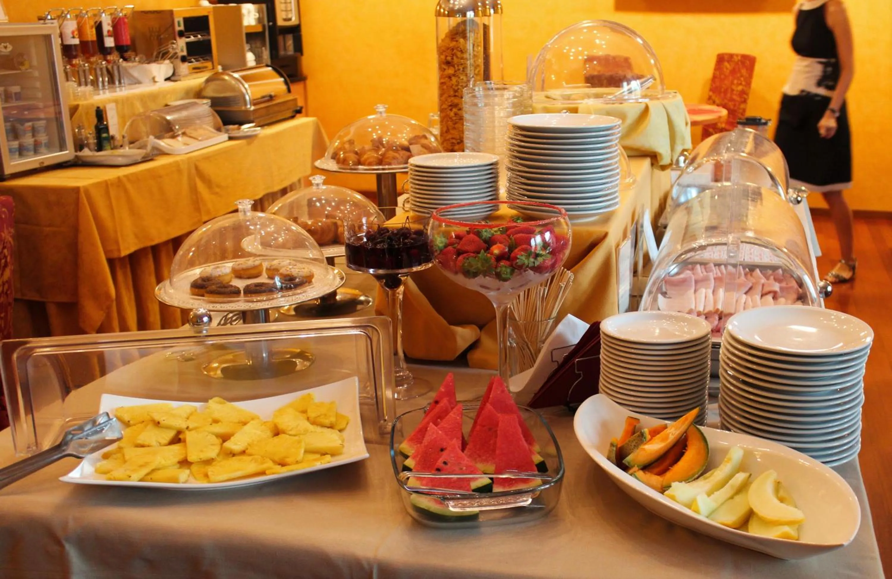 Continental breakfast in Hotel Residence Montelago