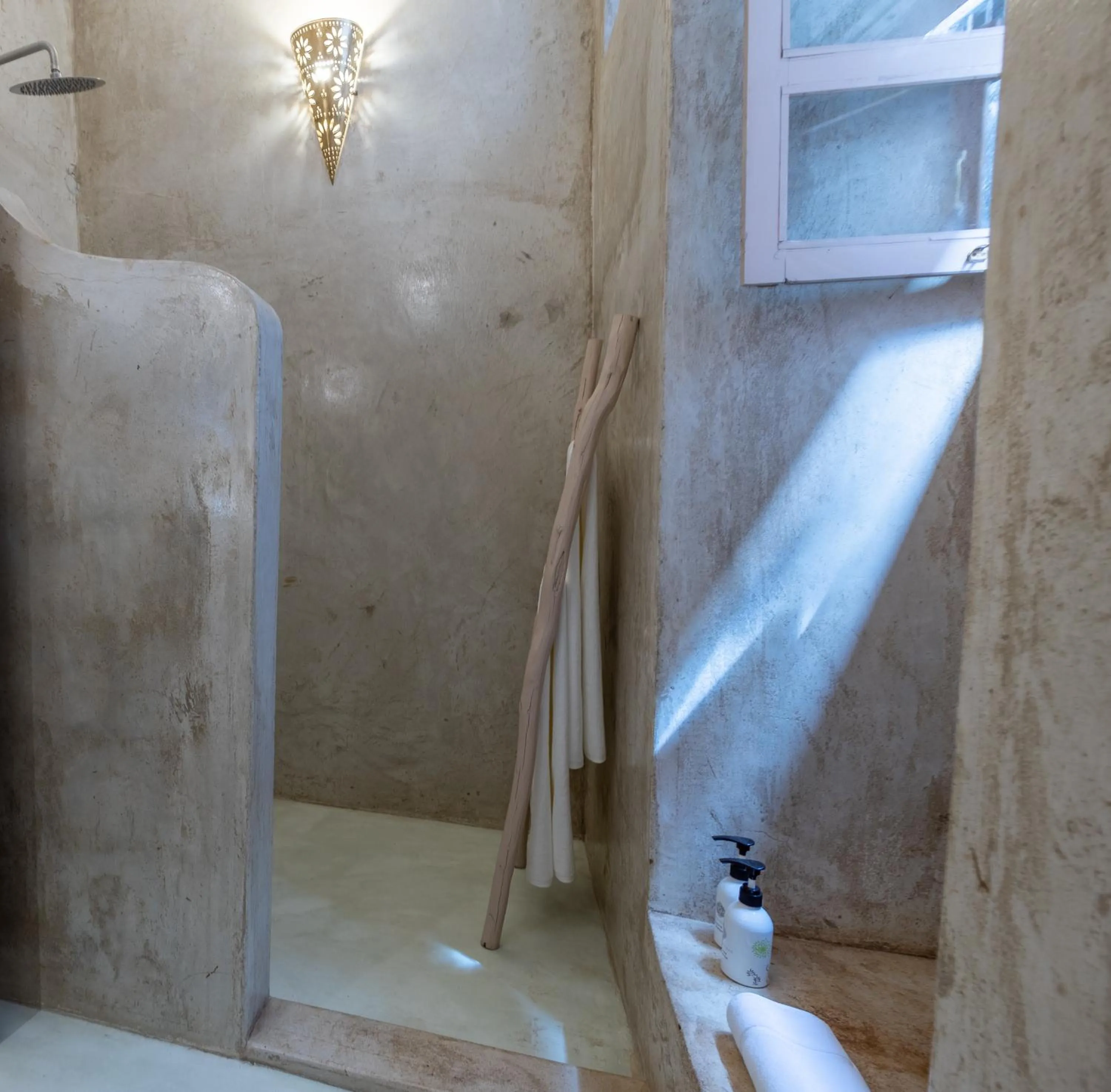 Shower in Sharazad Wonders Boutique