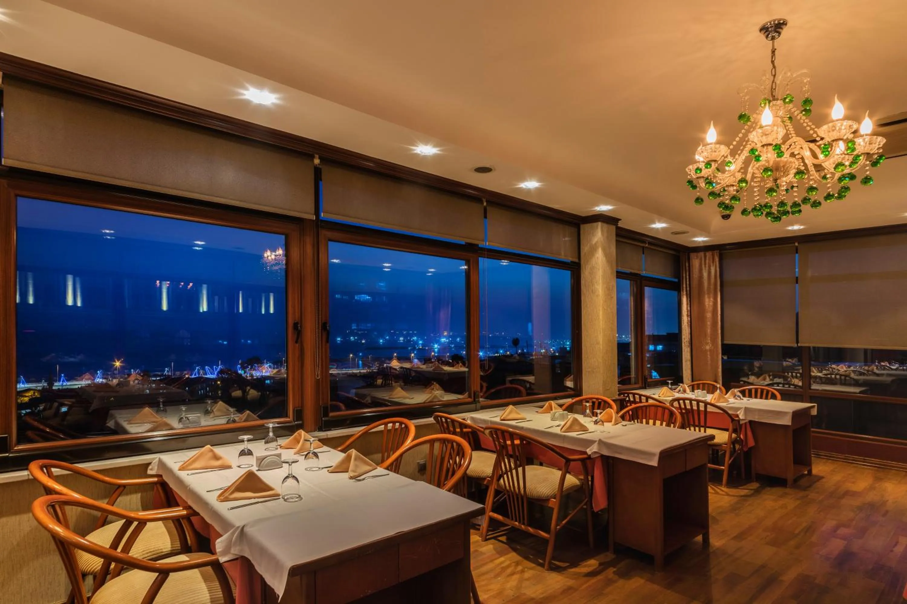 Restaurant/places to eat in Grand Yavuz Hotel Sultanahmet