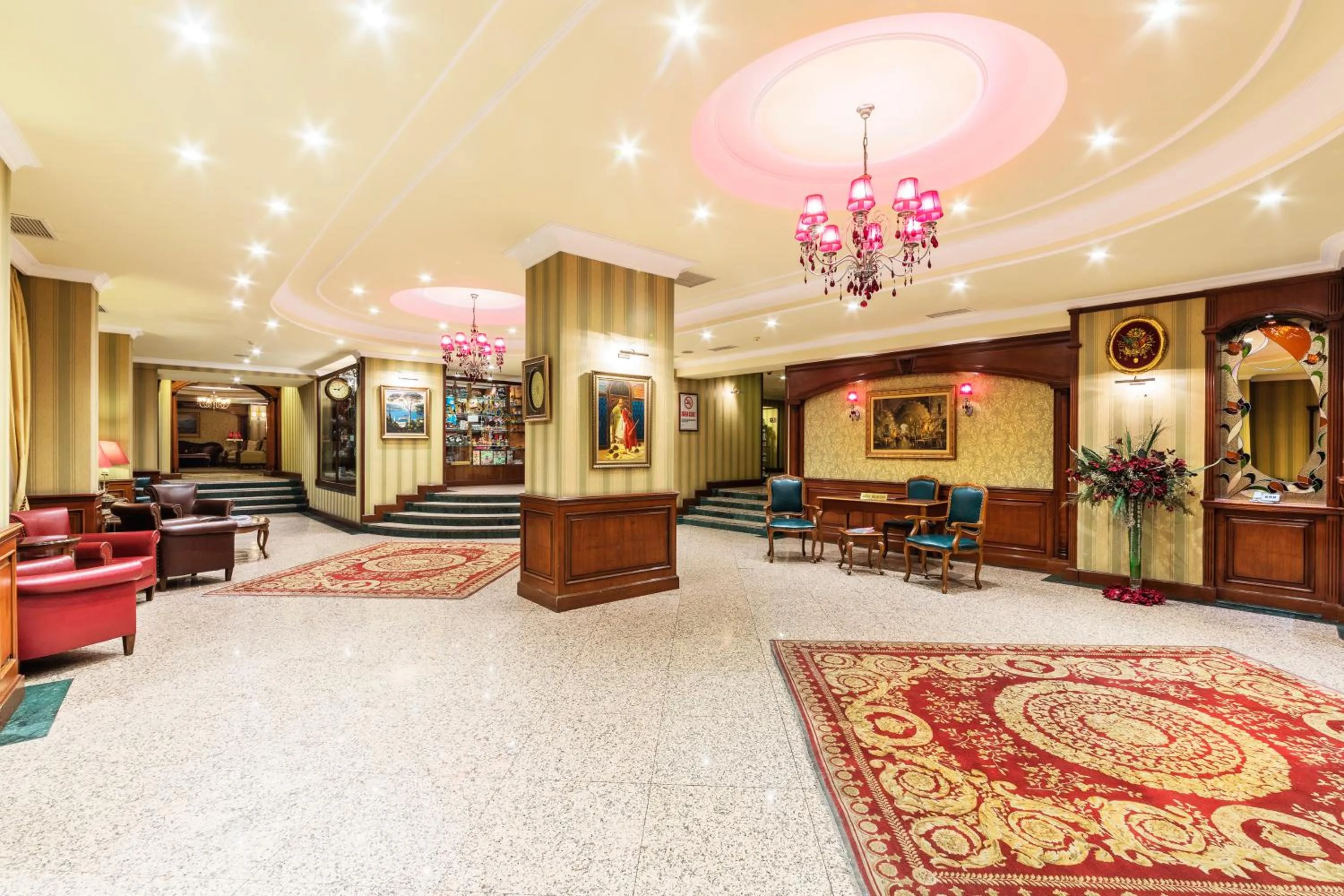 Lobby or reception in Grand Yavuz Hotel Sultanahmet