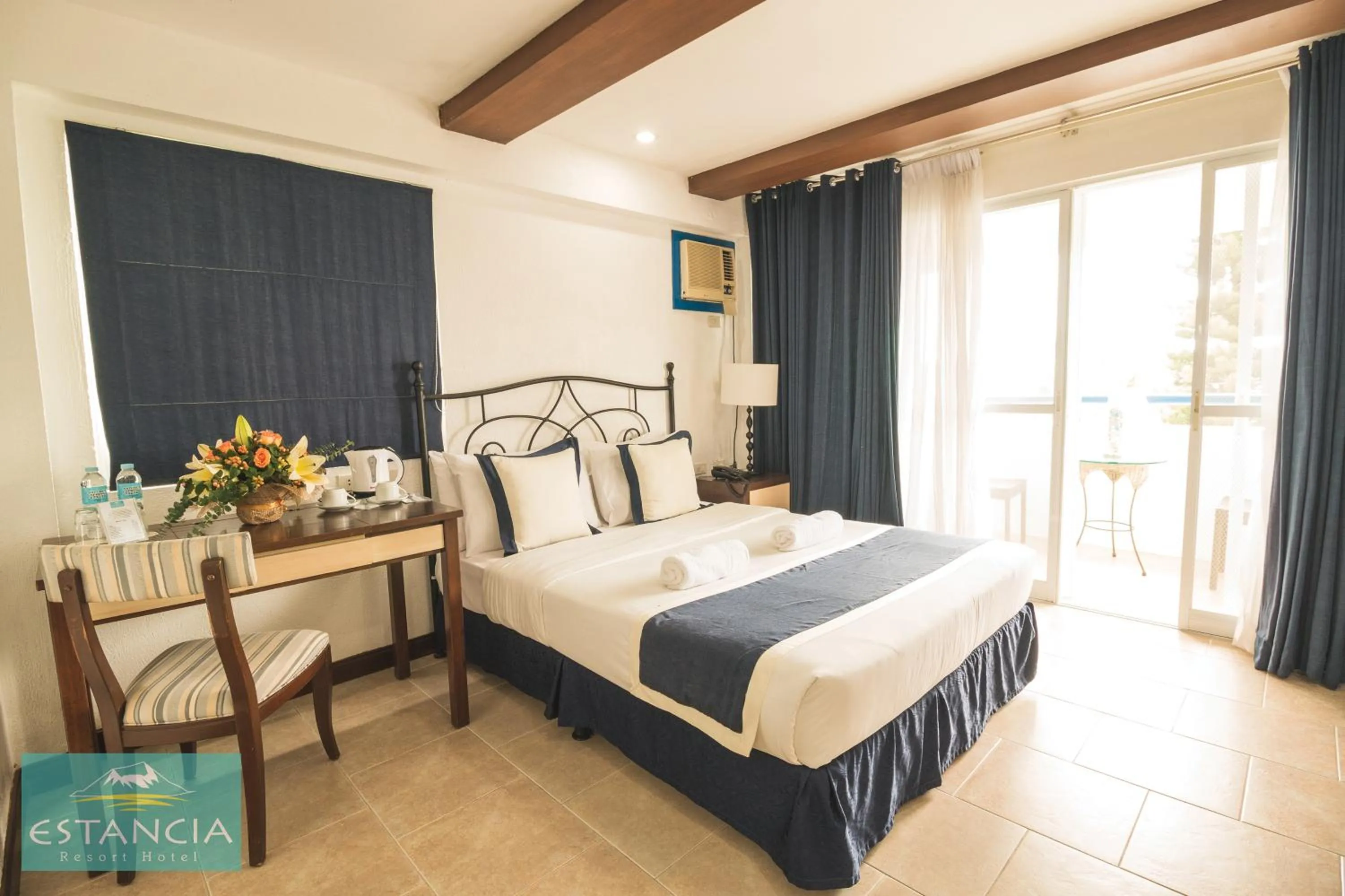 Bedroom, Bed in Estancia Resort Hotel