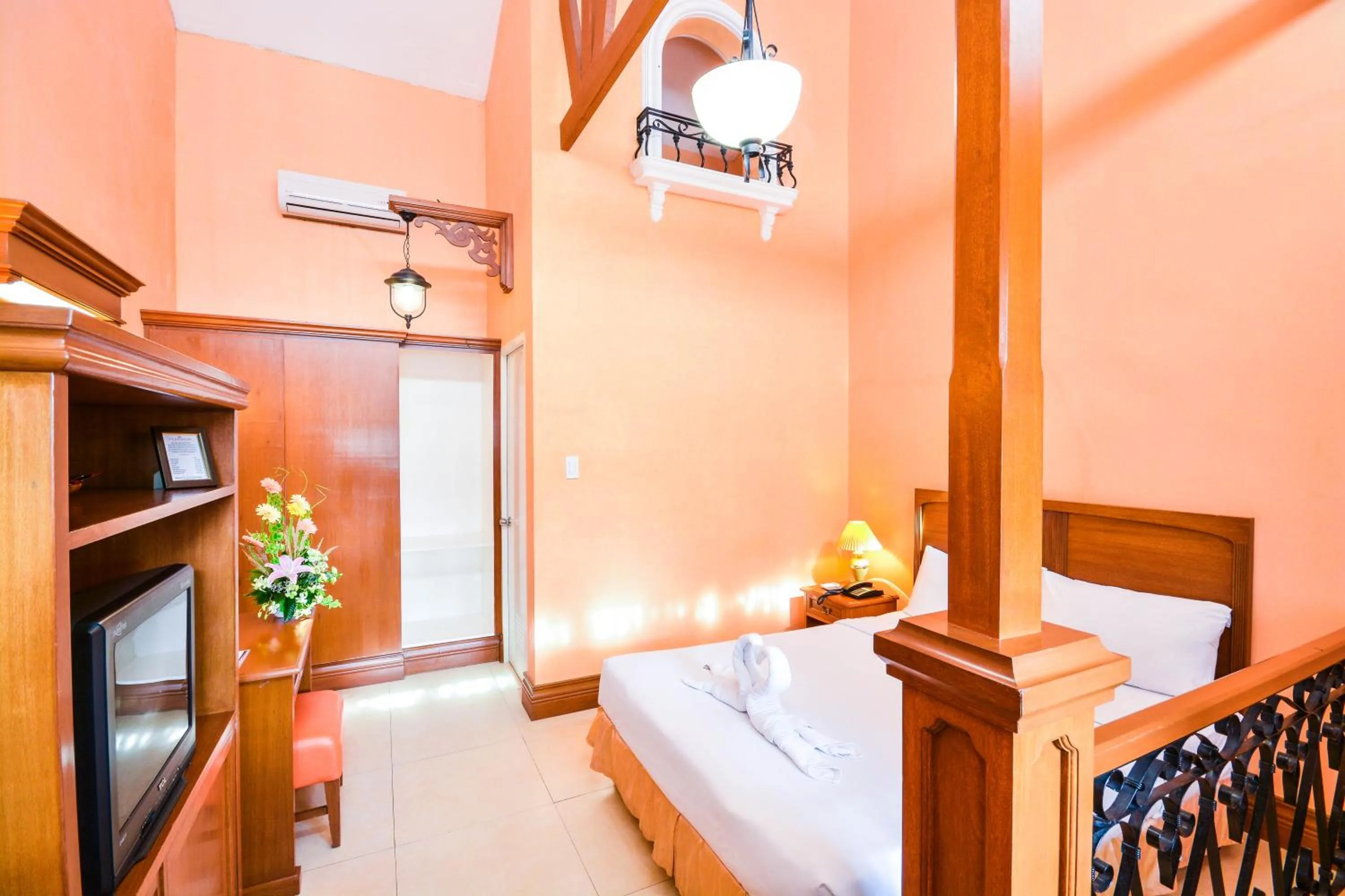 Bedroom, Bed in Estancia Resort Hotel