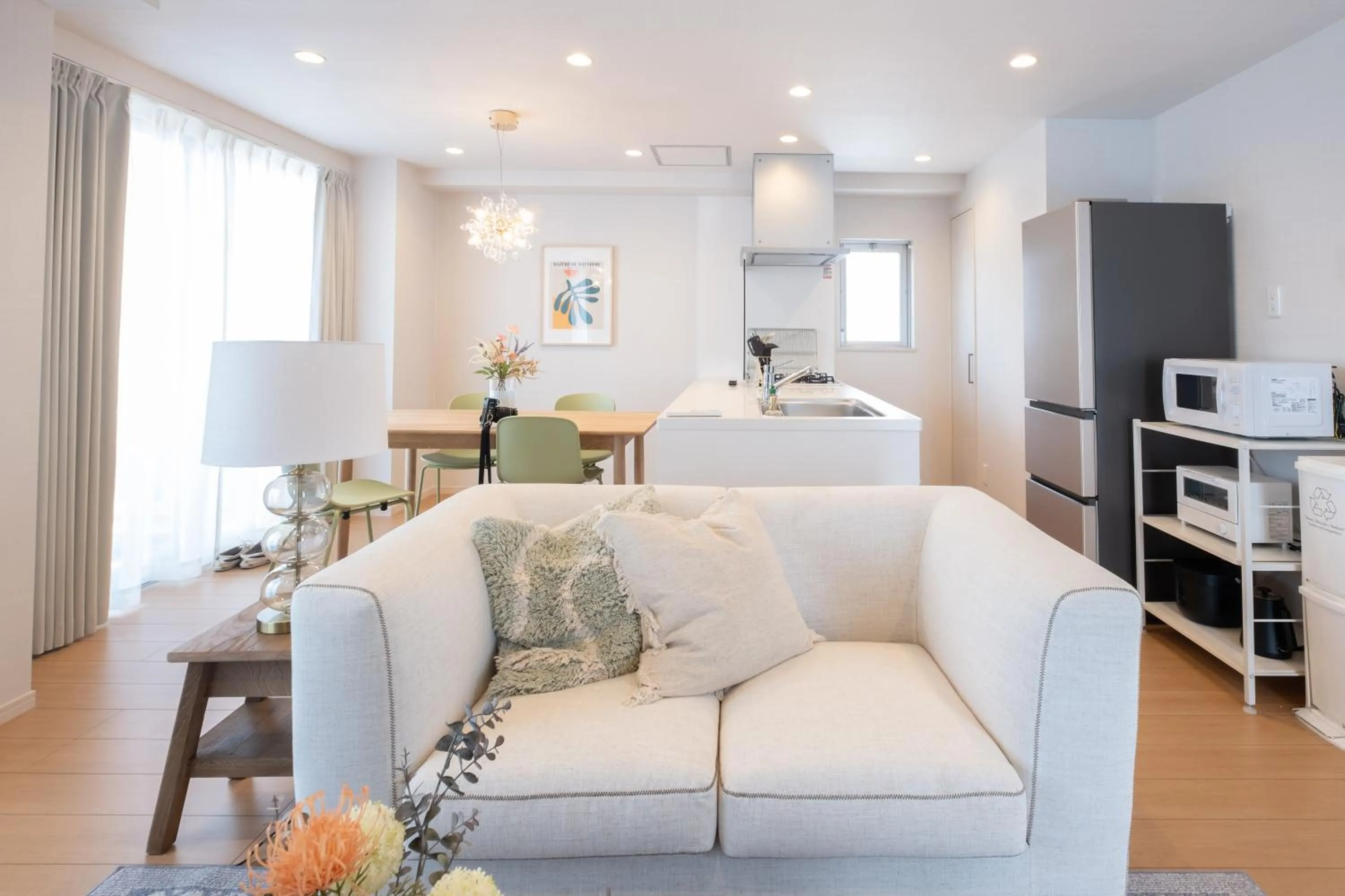 Living room in Ken's Place麻布East