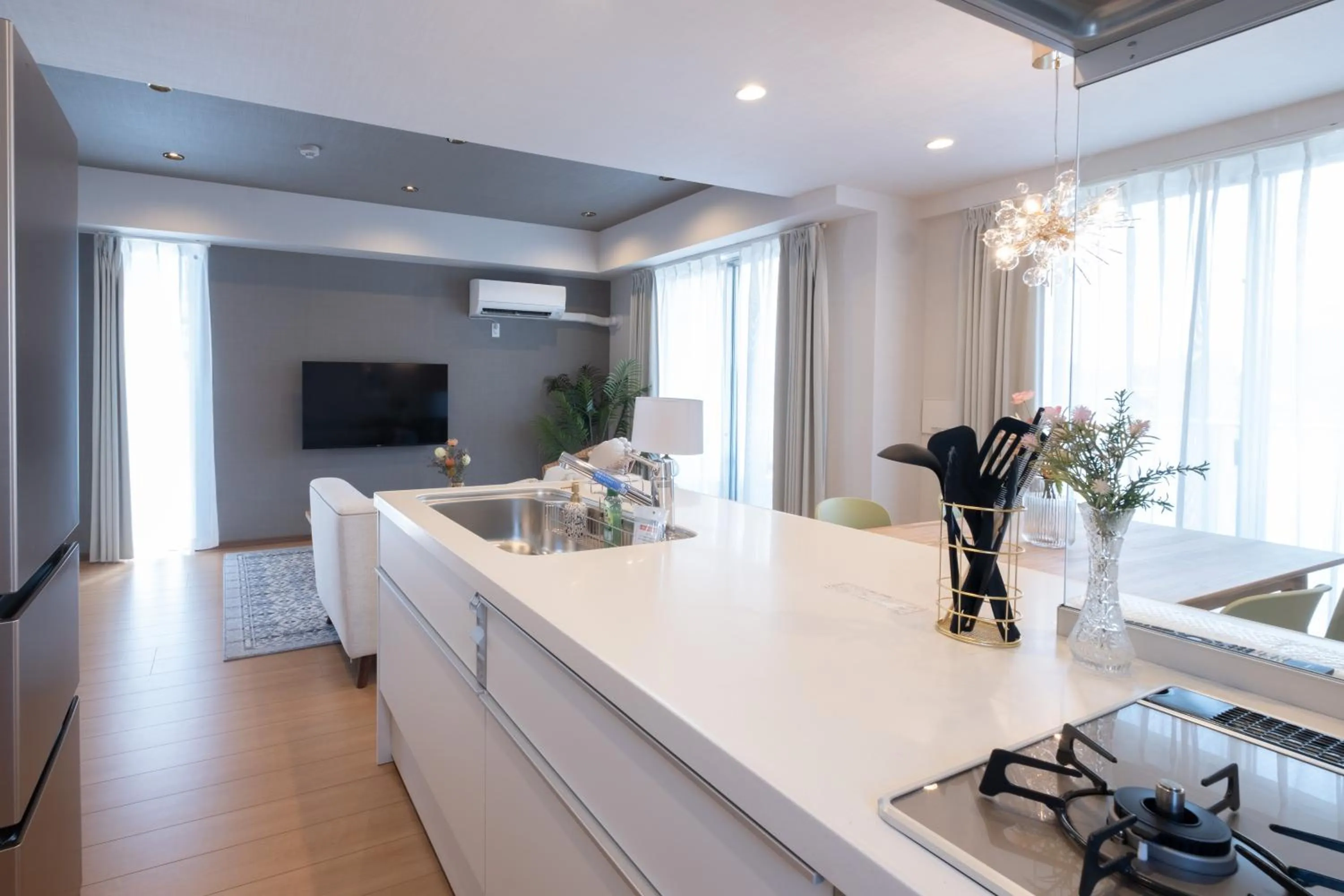 Living room in Ken's Place麻布East