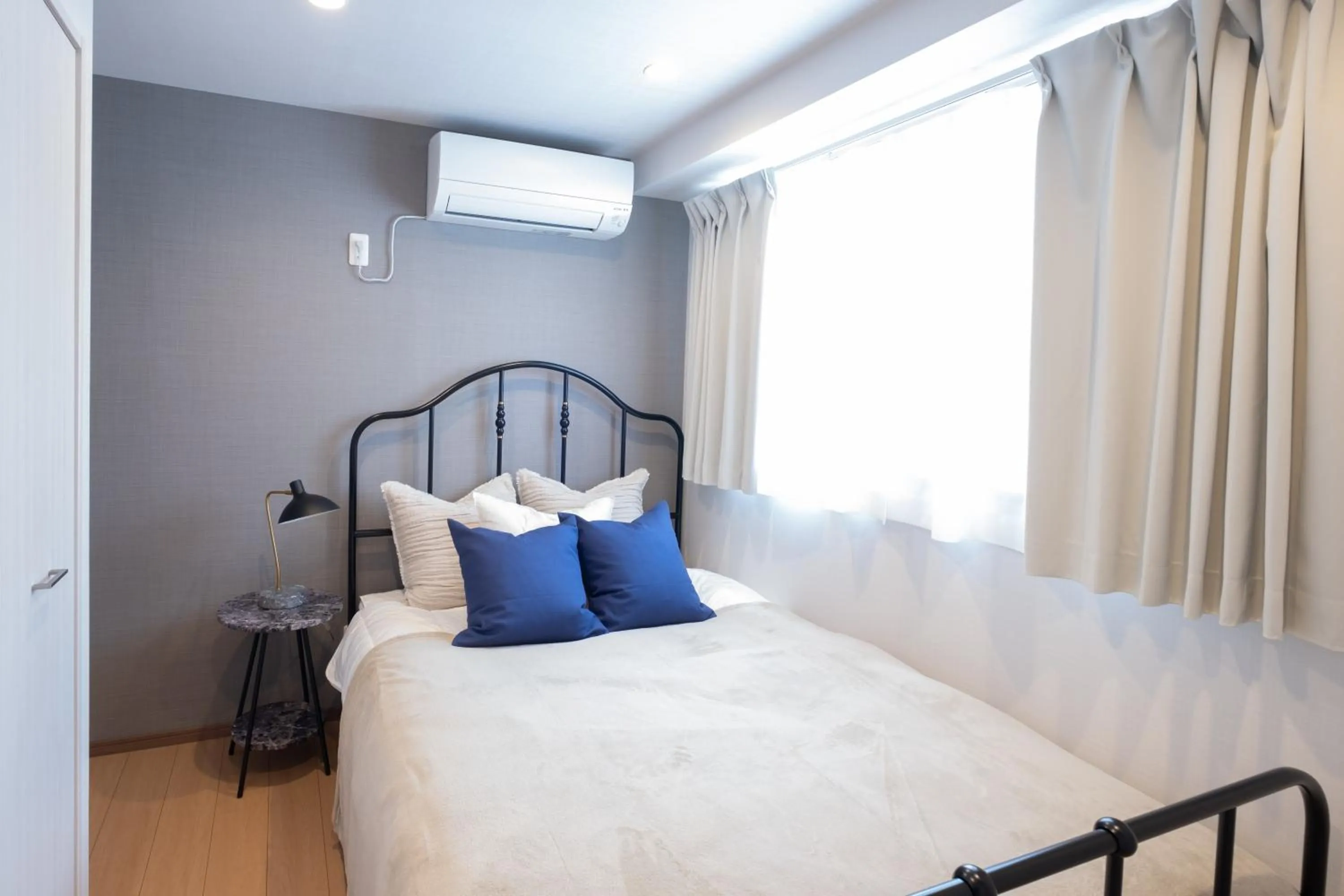 Bedroom, Bed in Ken's Place麻布East