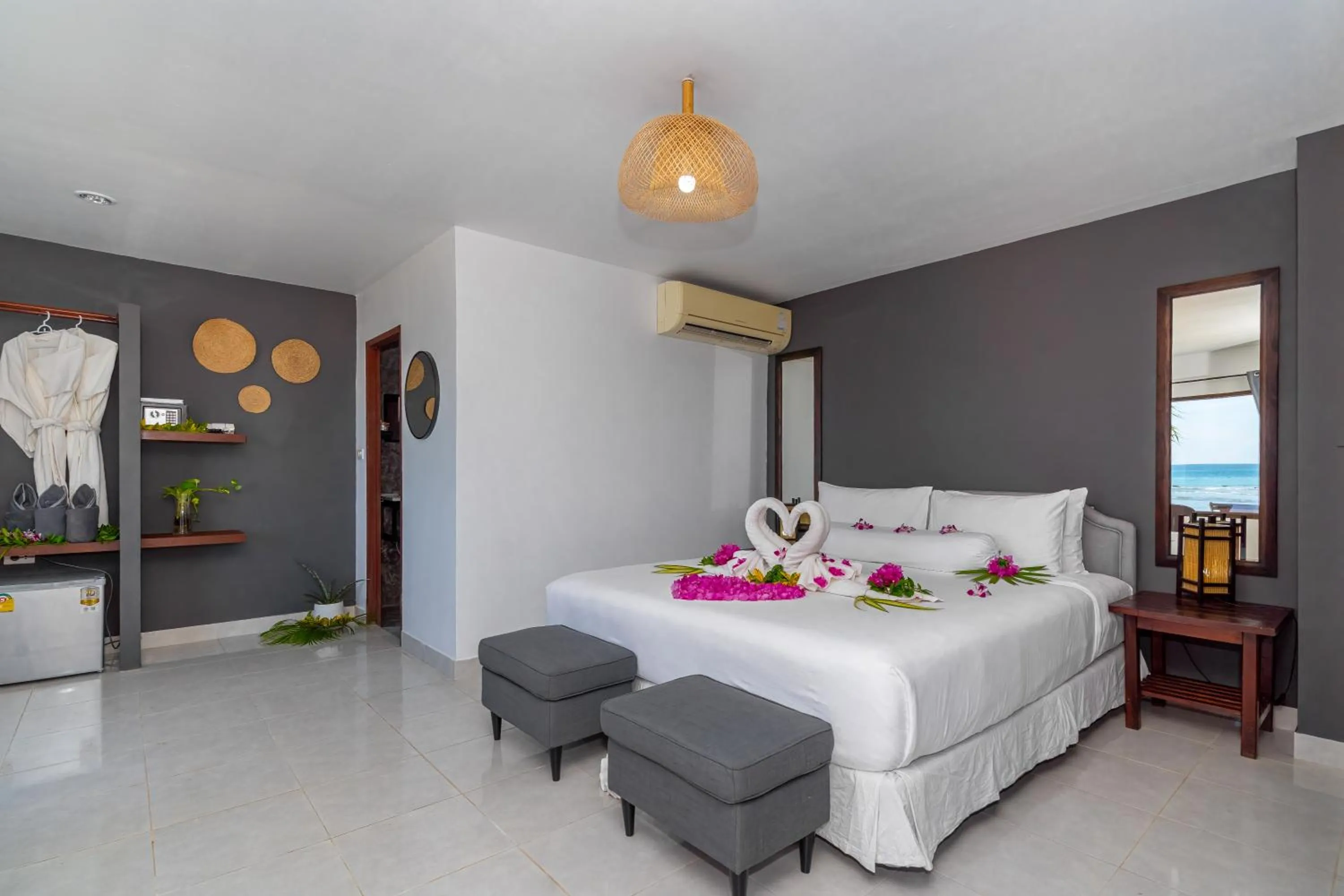 Bedroom, Bed in Lanta Beachfront Resort