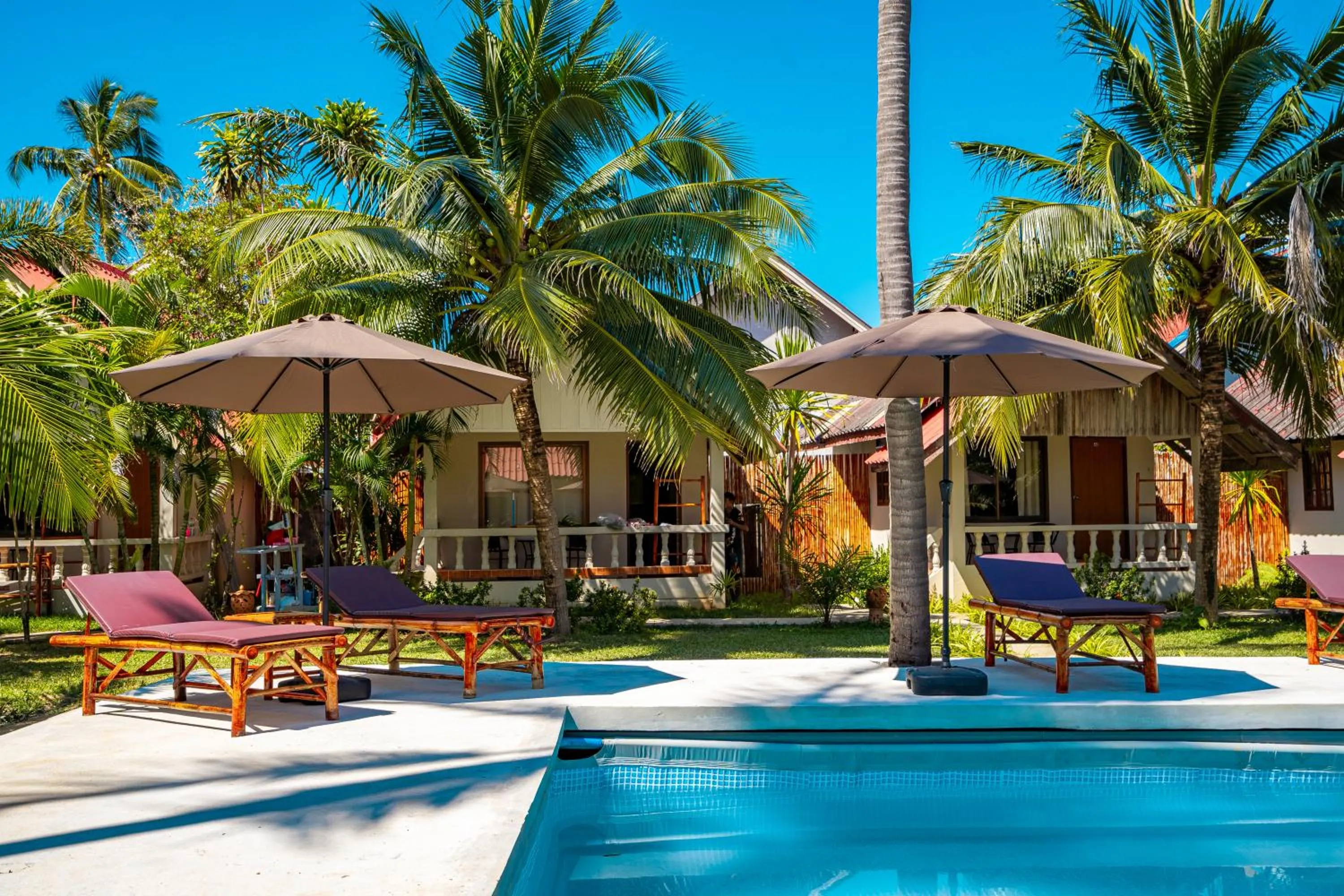 Property building in Lanta Beachfront Resort