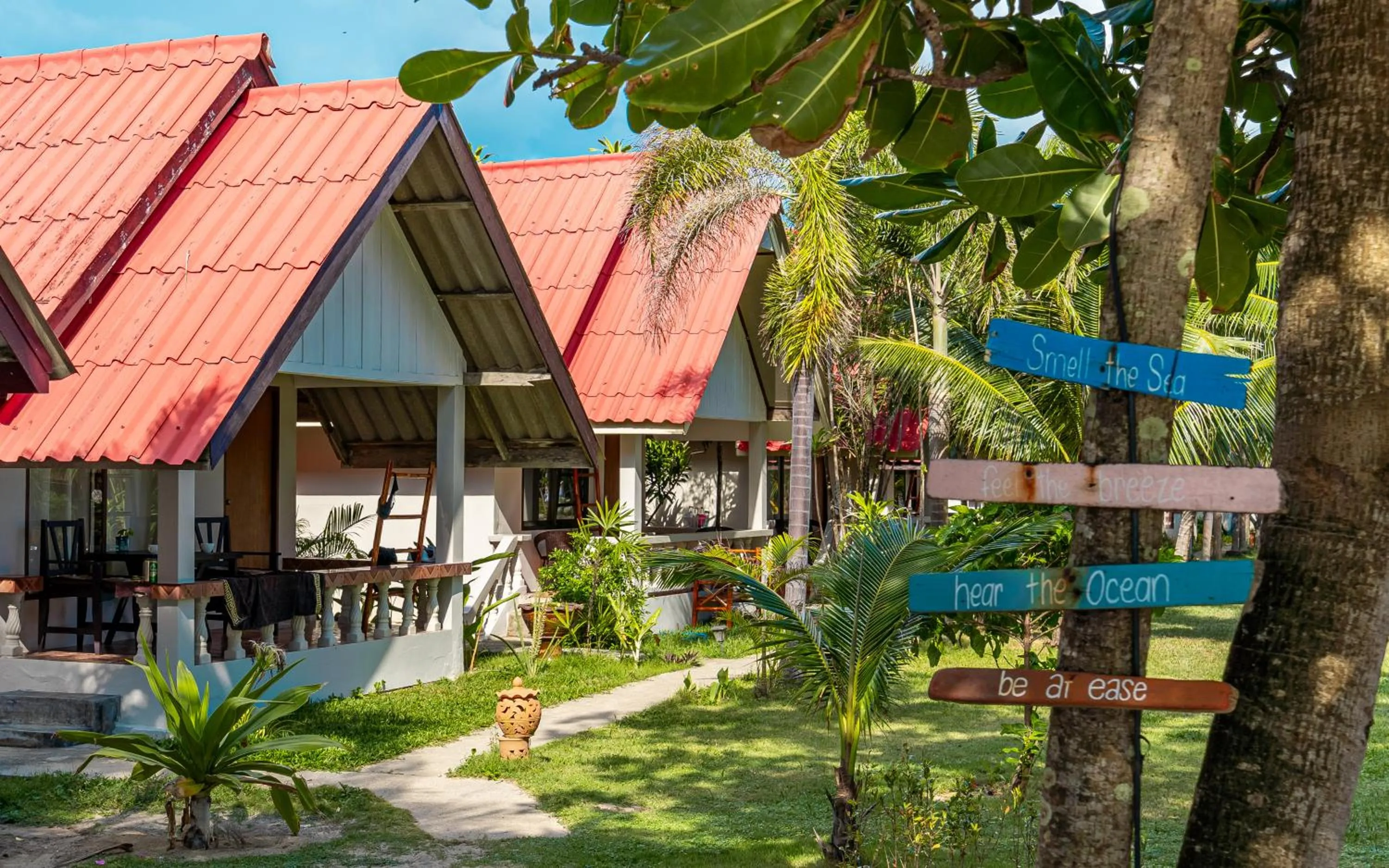 Deluxe Double Room with Sea View in Lanta Beachfront Resort