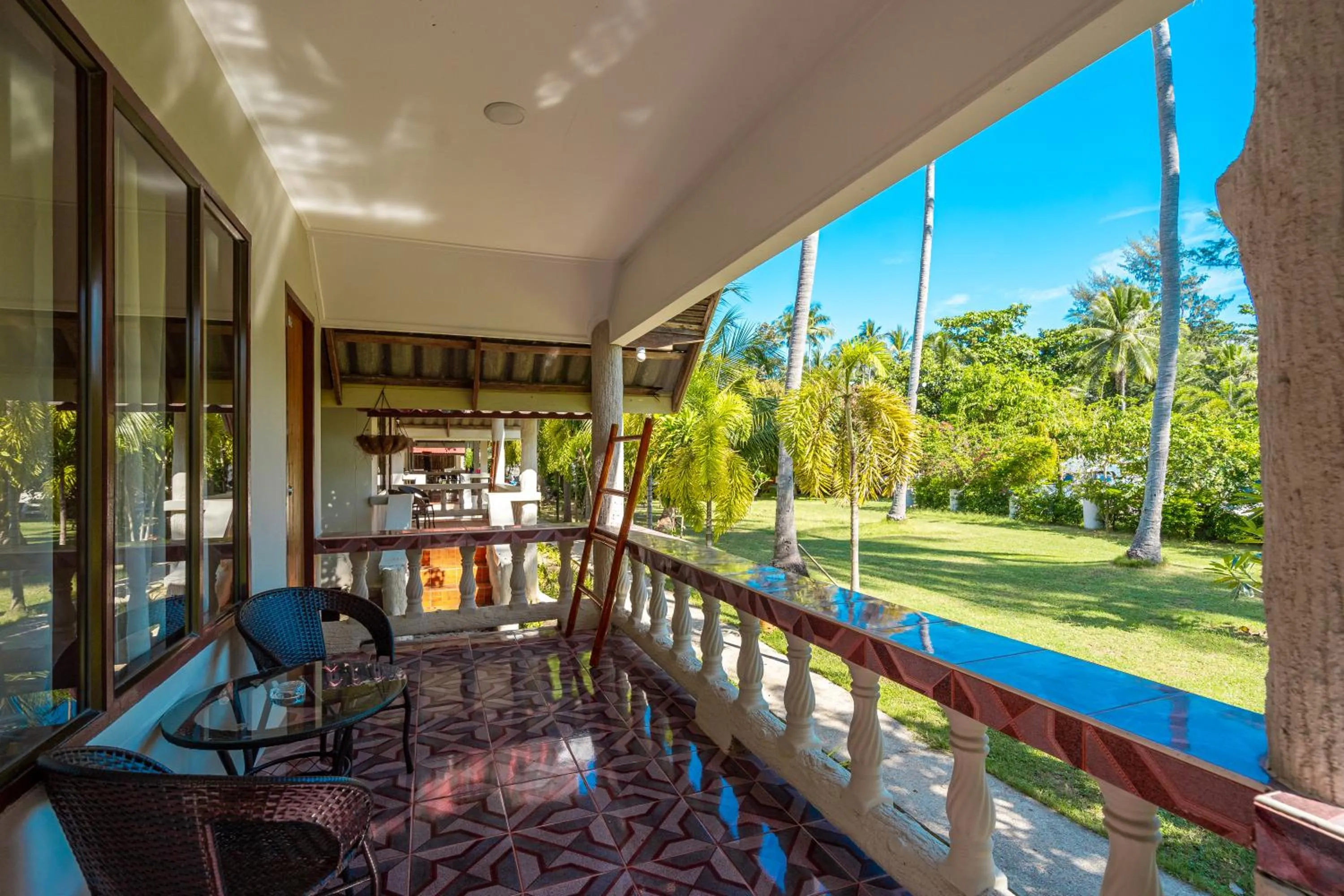 Patio in Lanta Beachfront Resort