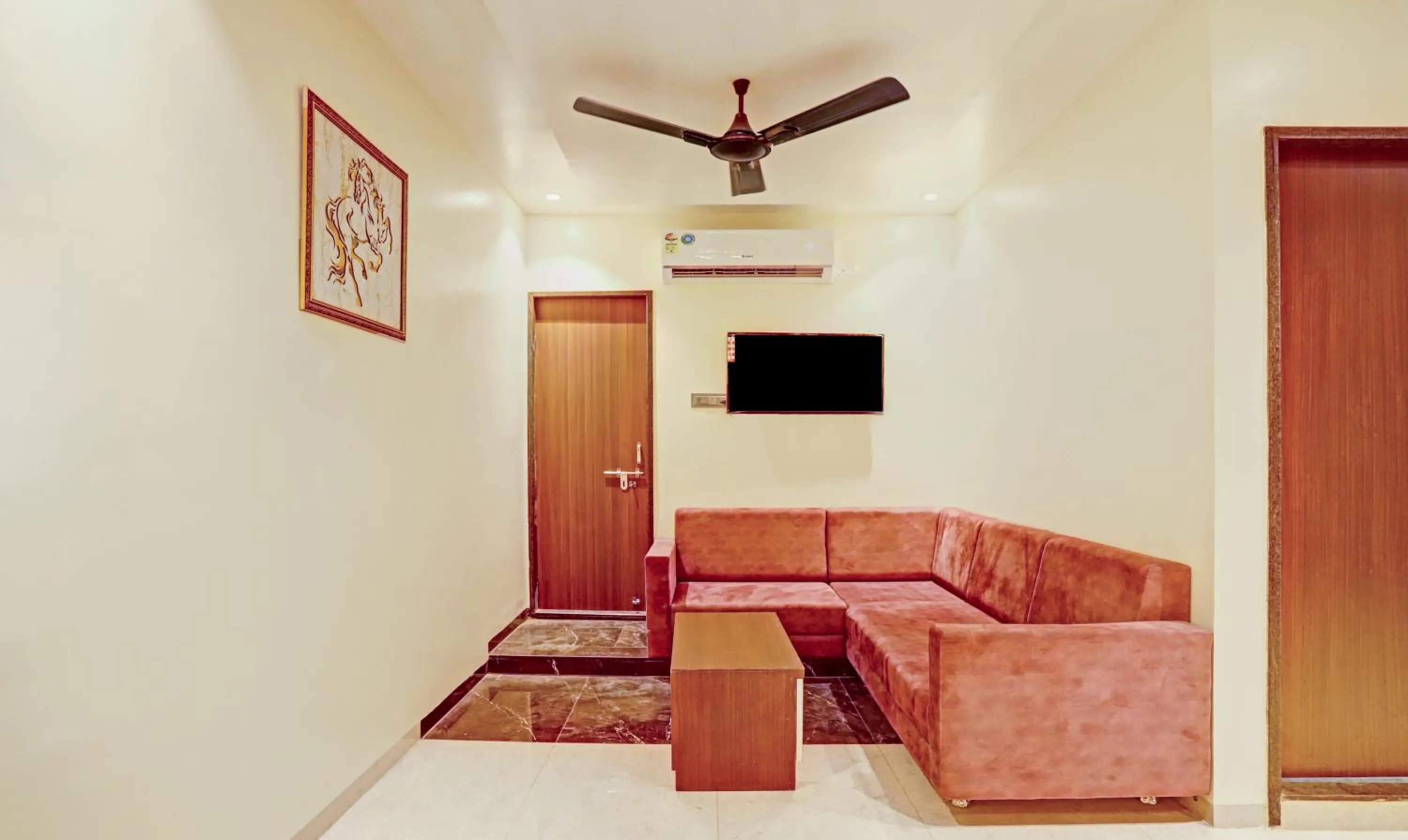 Seating area in Treebo Risha