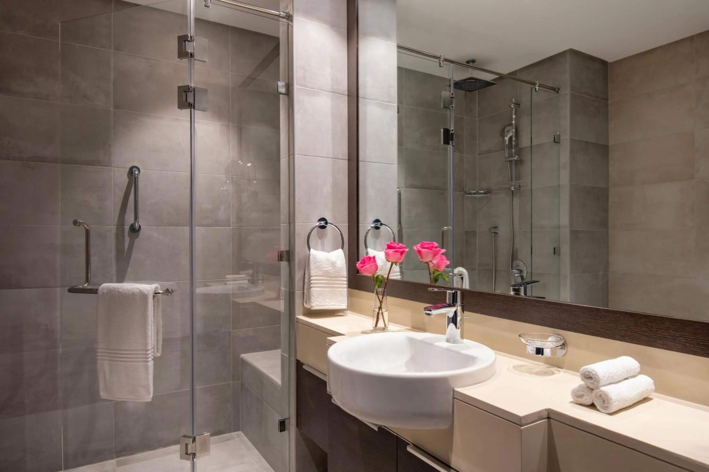 Photo of the whole room in Marriott Executive Apartments Doha, Le Mirage City Walk