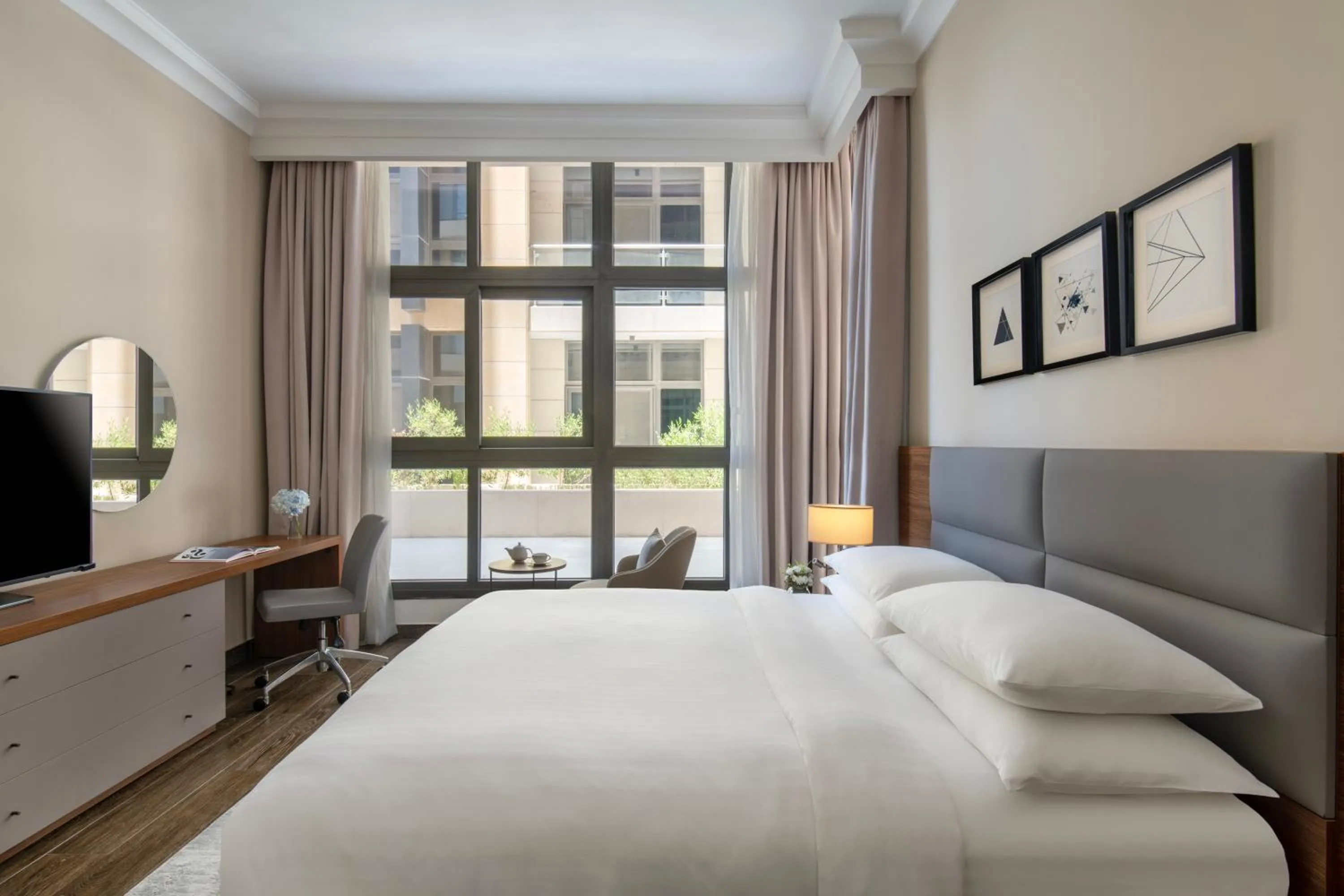 Bed in Marriott Executive Apartments Doha, Le Mirage City Walk