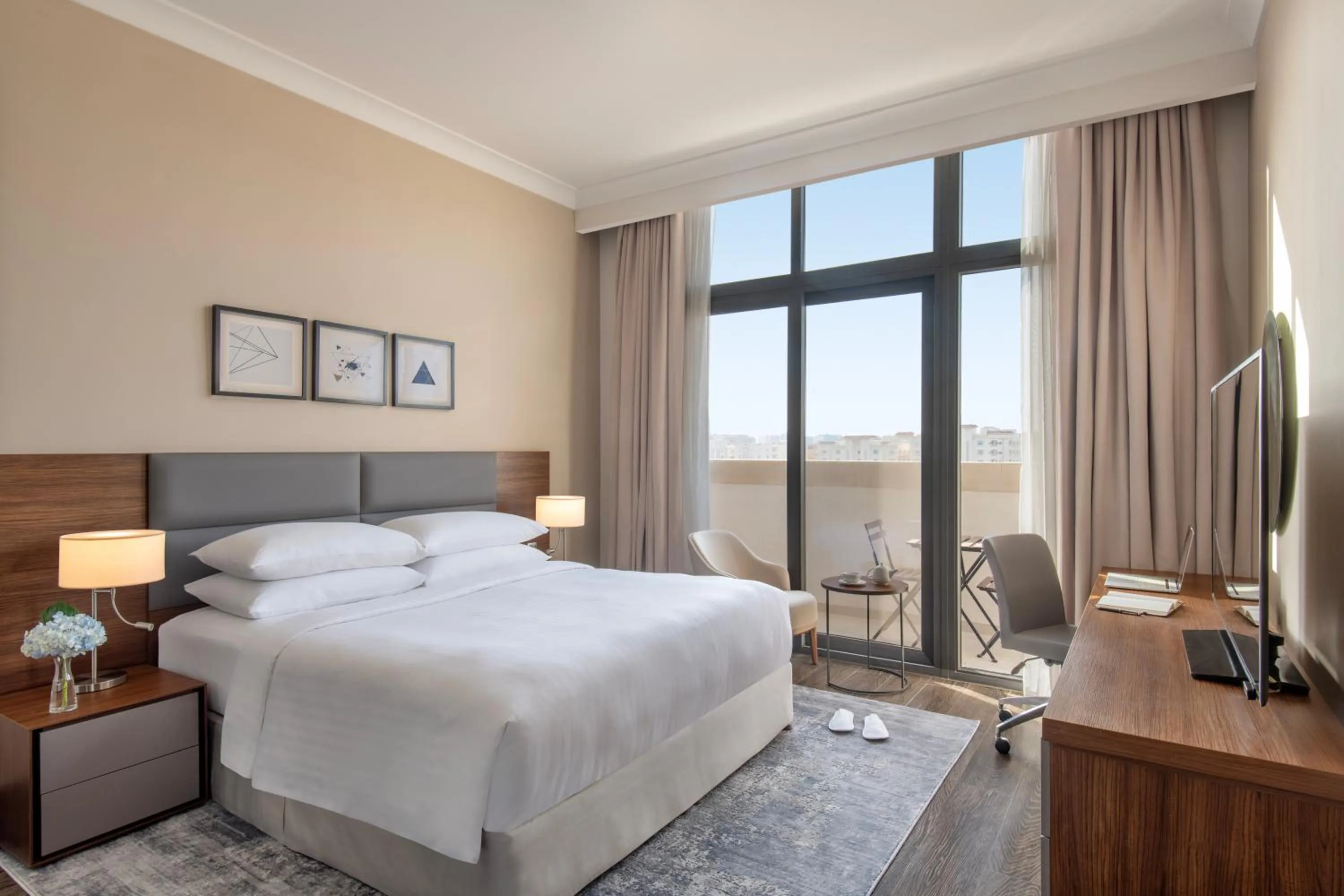 Bed in Marriott Executive Apartments Doha, Le Mirage City Walk