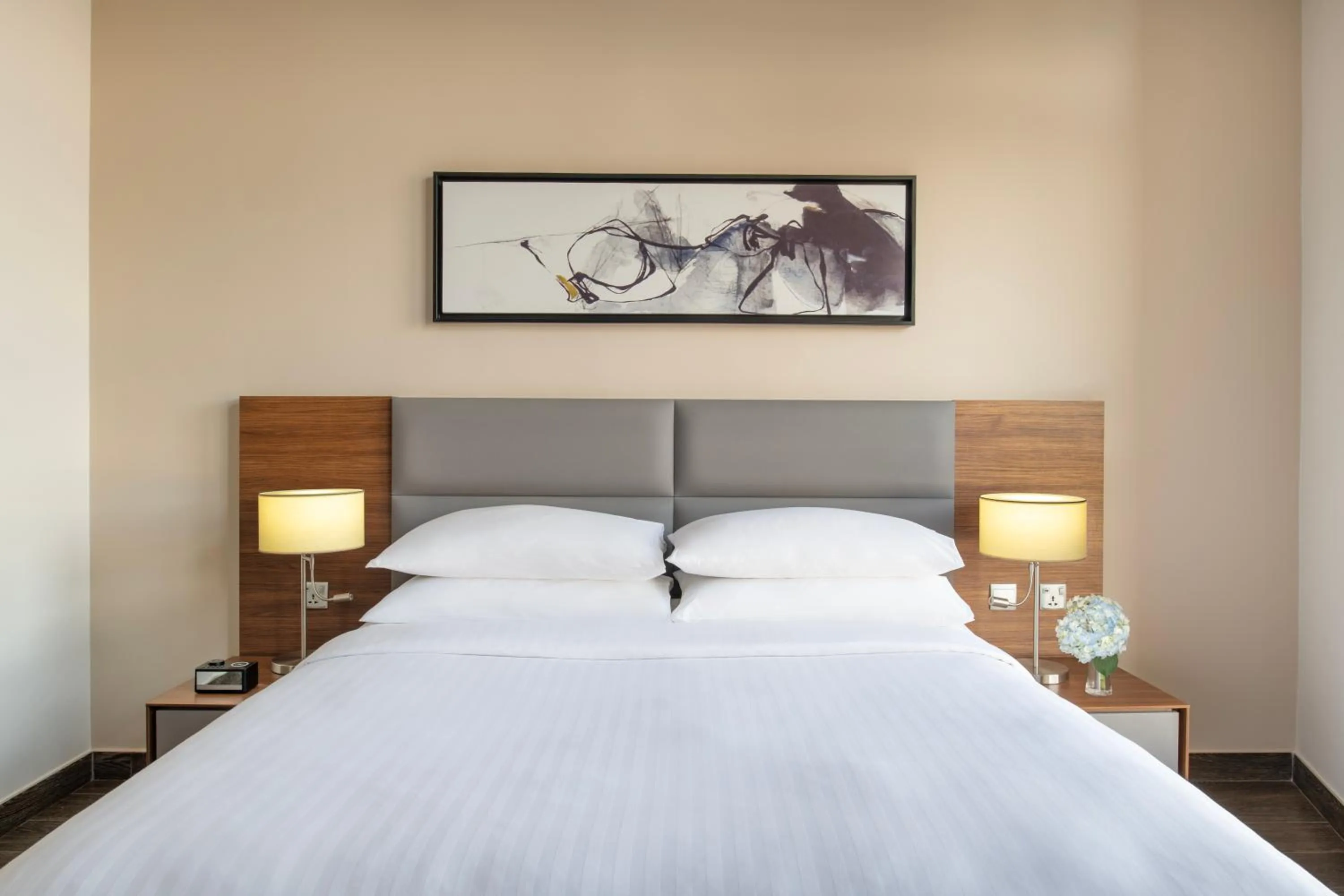 Bedroom, Bed in Marriott Executive Apartments Doha, Le Mirage City Walk