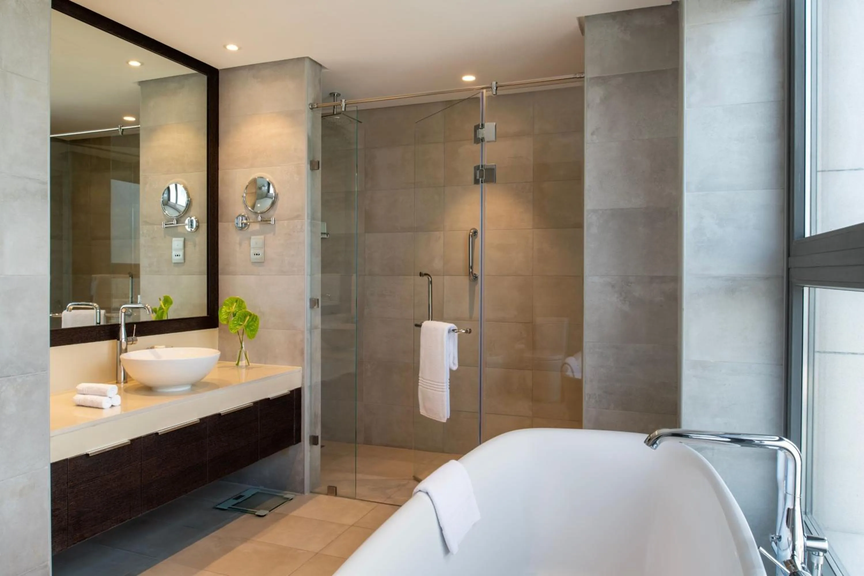 Photo of the whole room in Marriott Executive Apartments Doha, Le Mirage City Walk