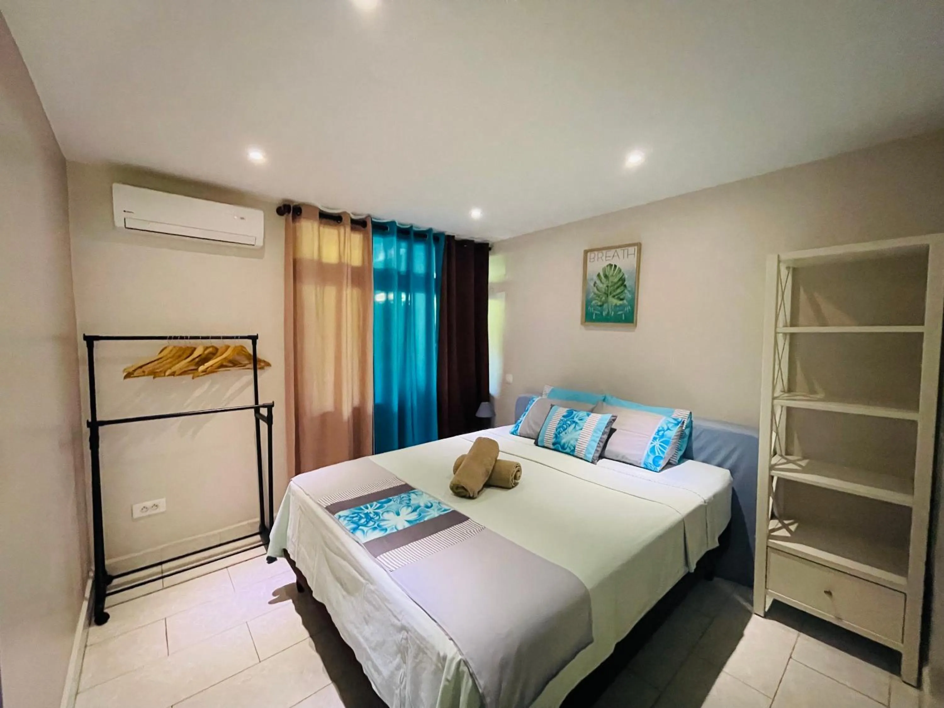 Bed in Tahiti beach house