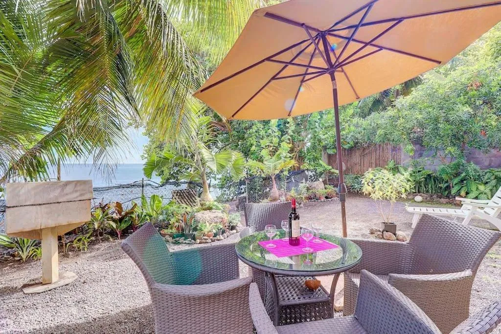 Garden in Tahiti beach house