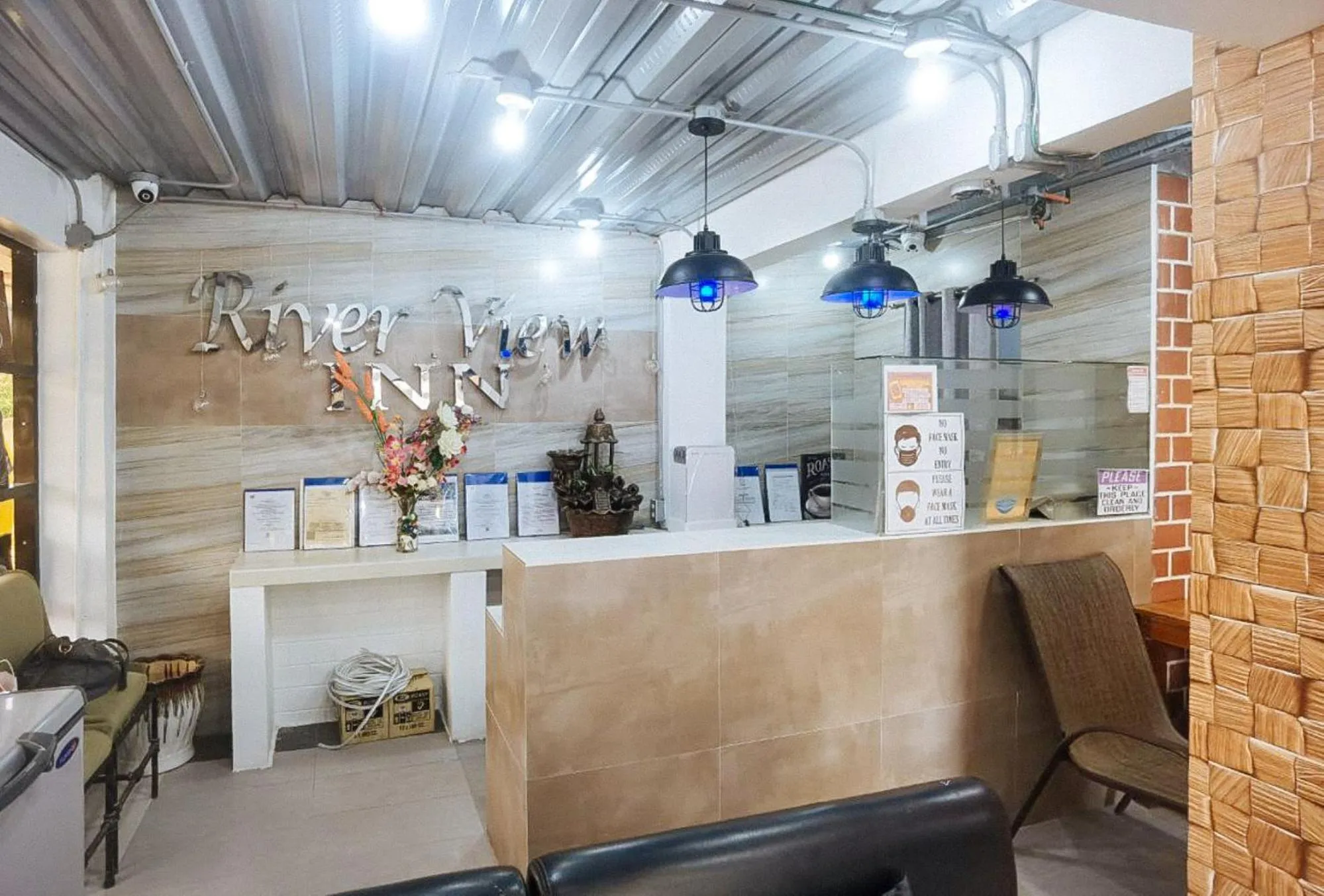 Lobby or reception in UrbanView at Balzain East Tuguegarao City by RedDoorz