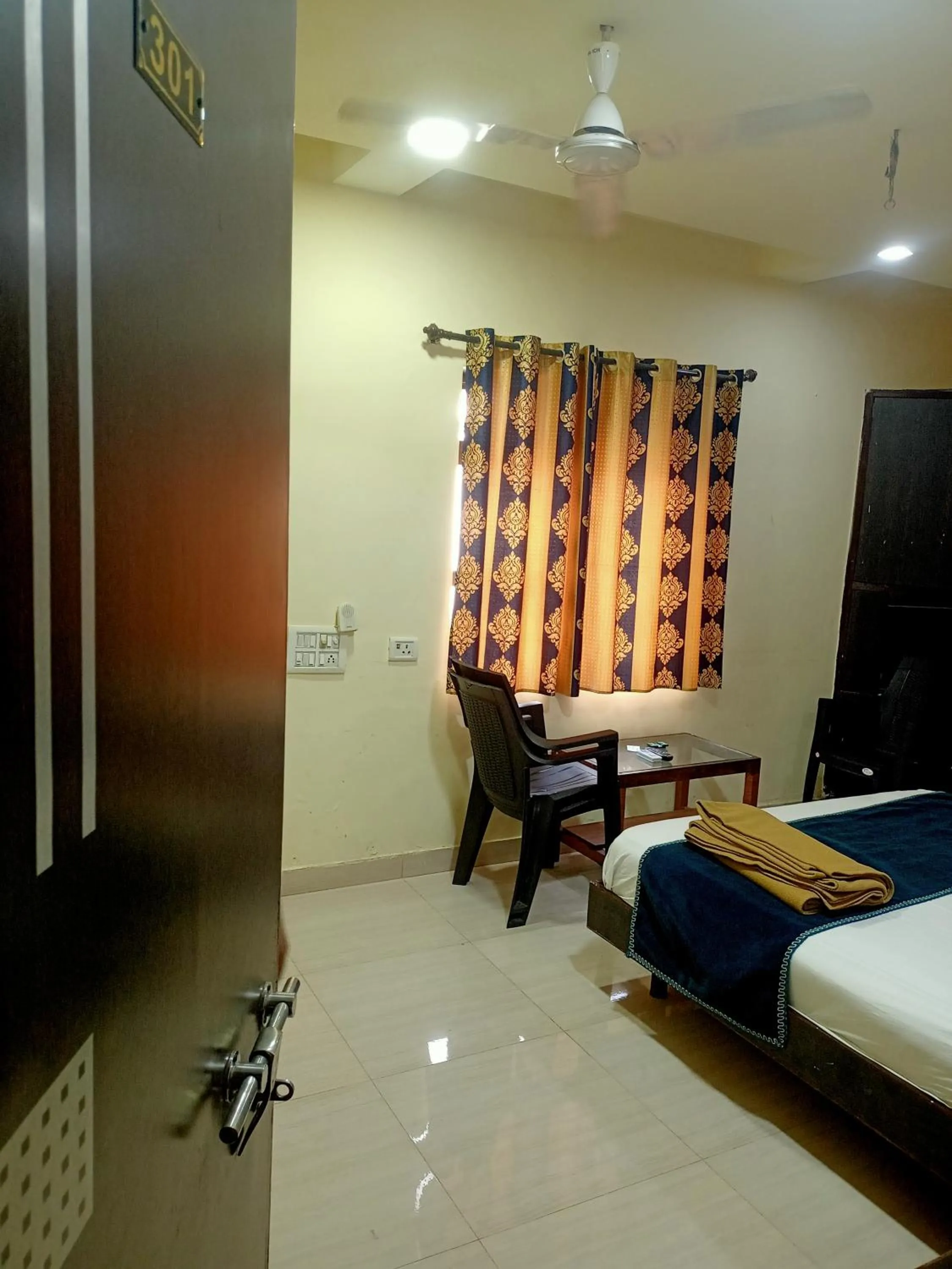 Bed in Hotel Geetanjali St Bus Stand Panvel