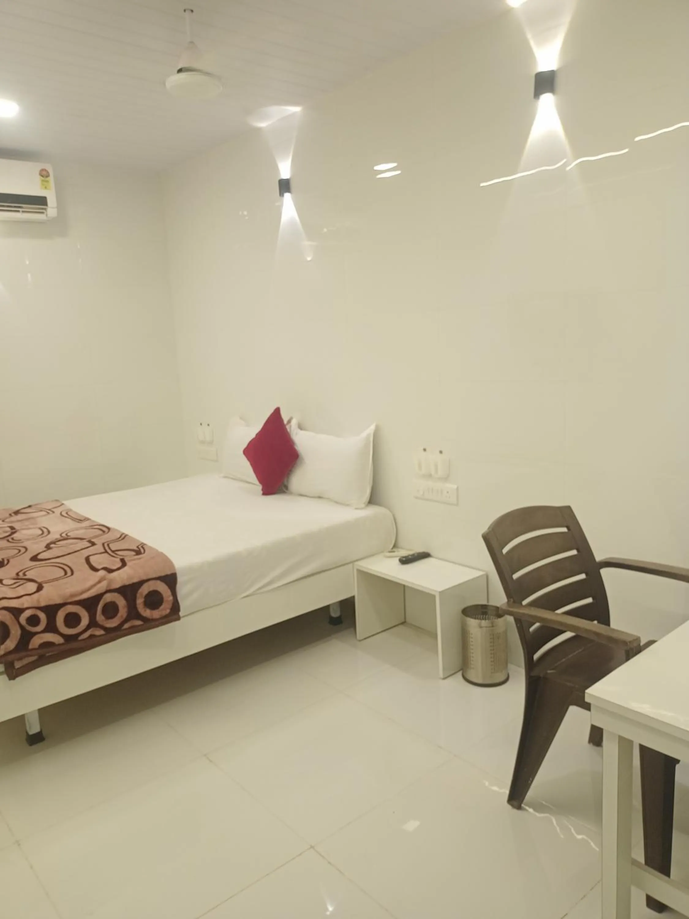 Bed in Hotel Geetanjali St Bus Stand Panvel