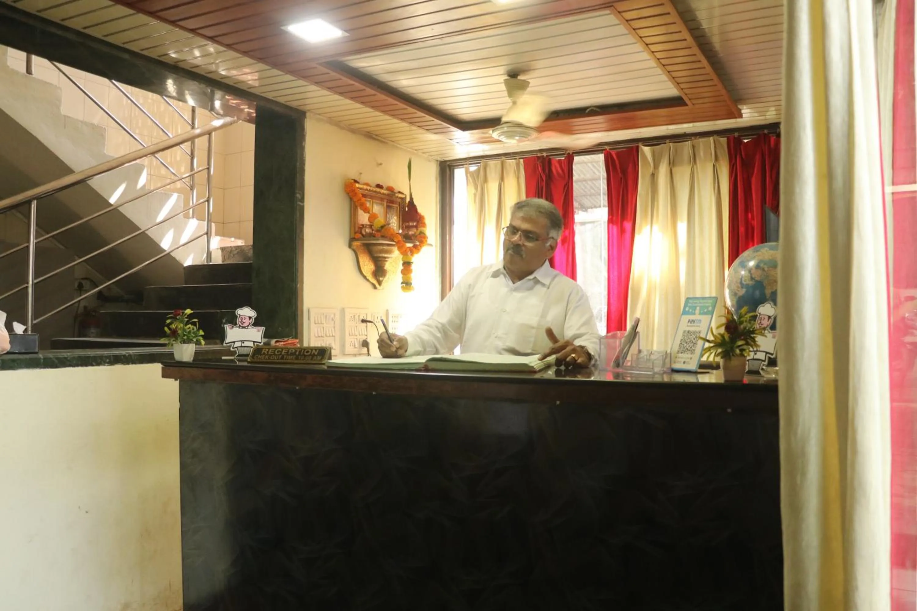 Lobby or reception in Hotel Geetanjali St Bus Stand Panvel