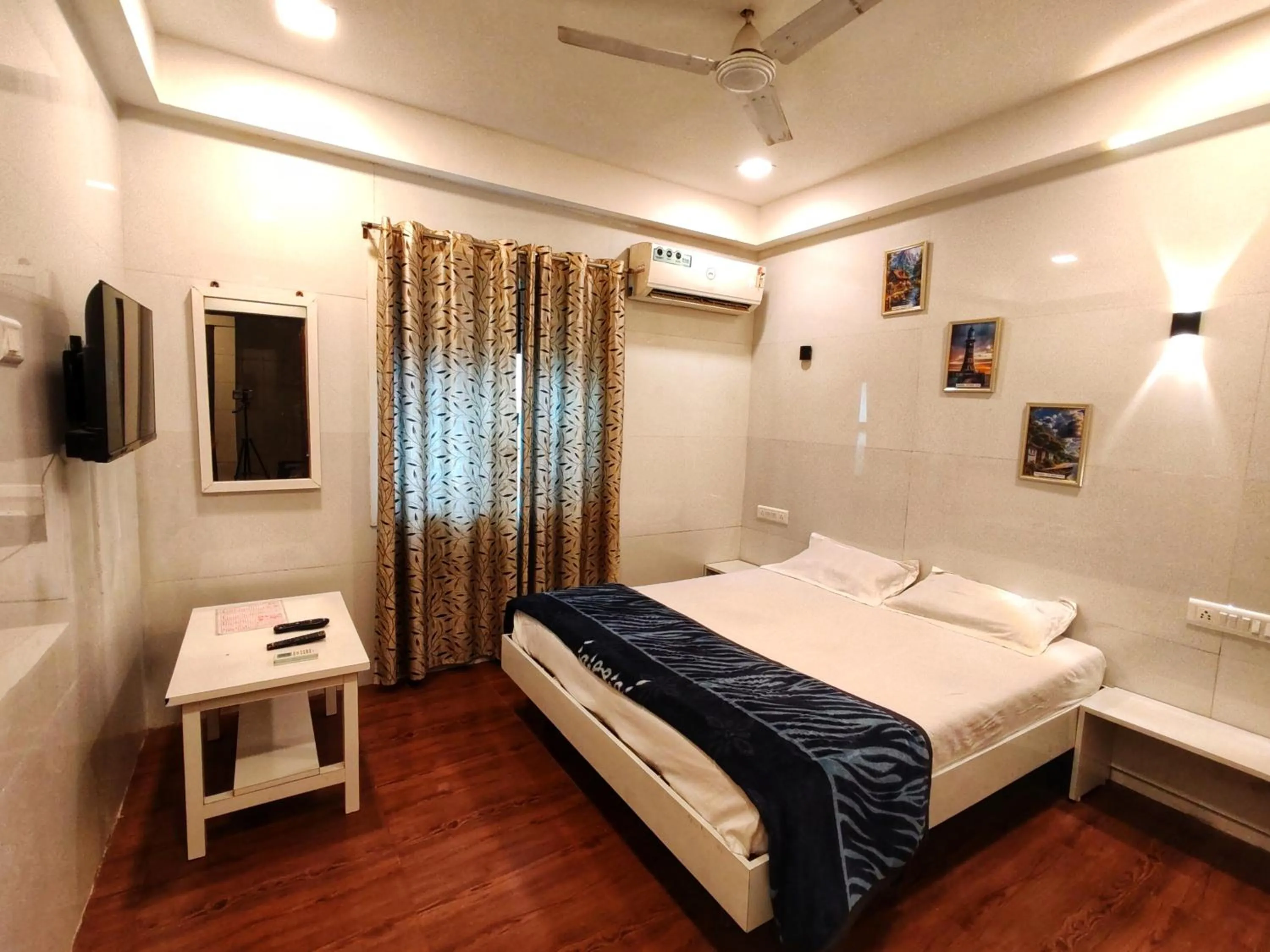 Bed in Hotel Geetanjali St Bus Stand Panvel