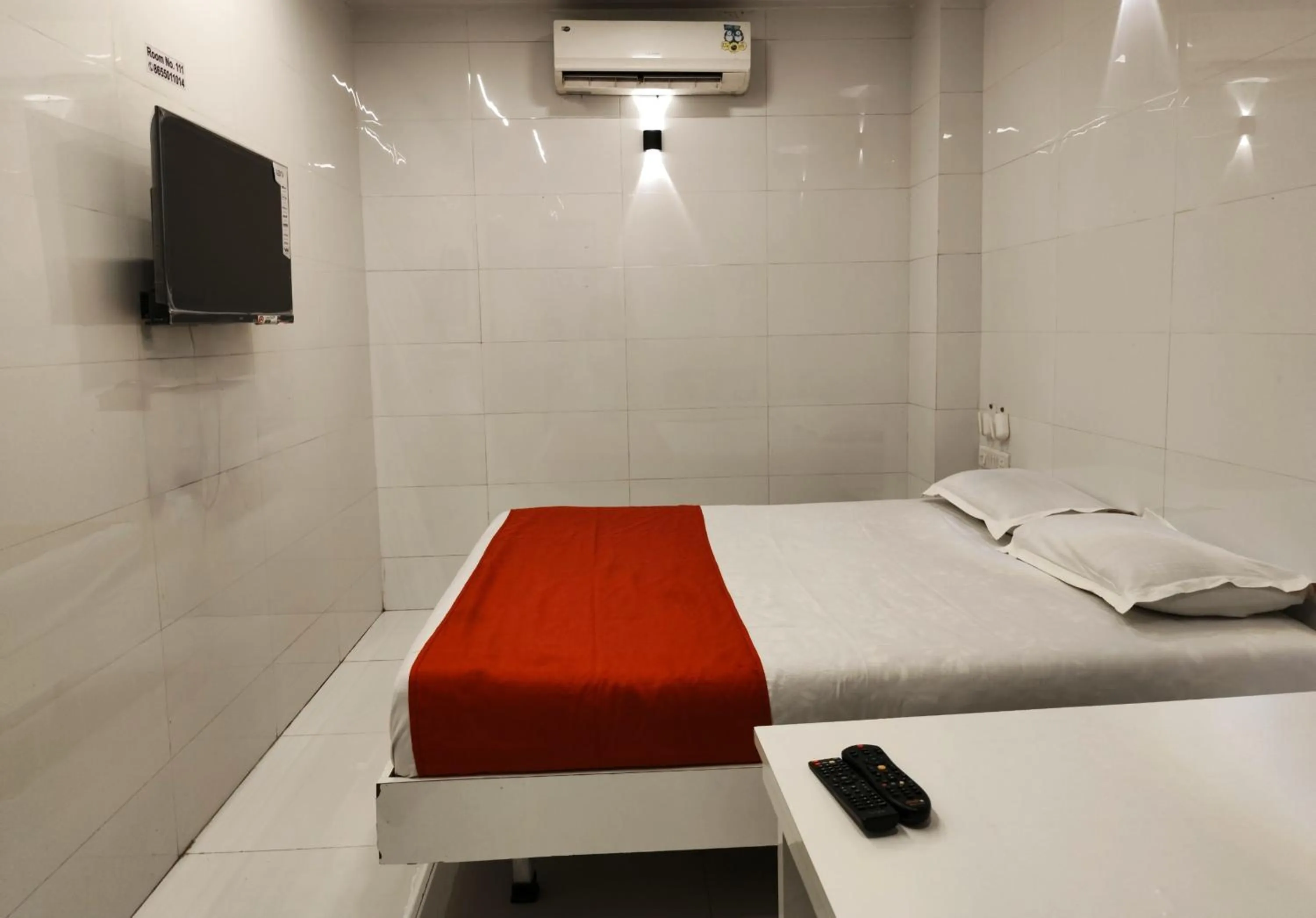 Bed in Hotel Geetanjali St Bus Stand Panvel