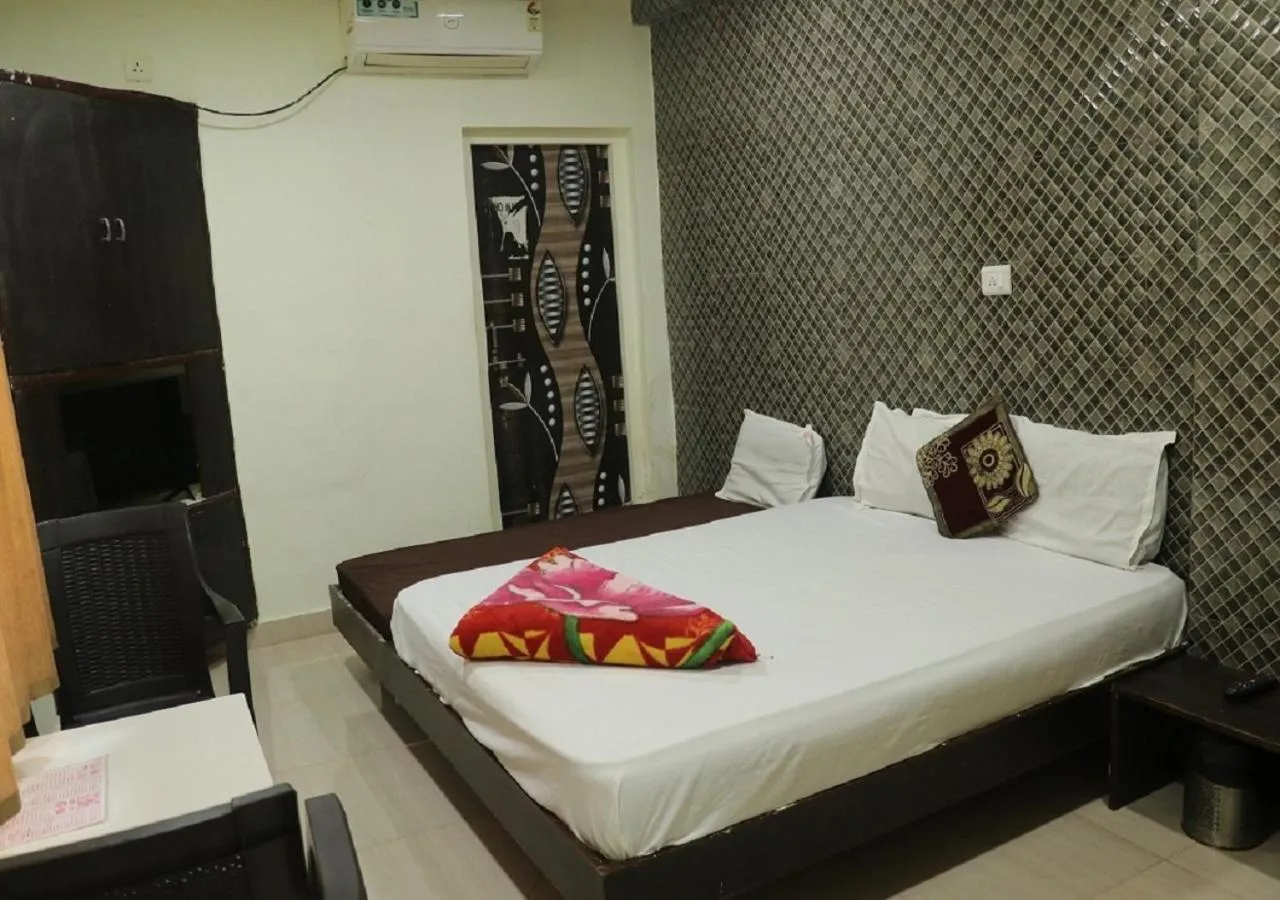 Bed in Hotel Geetanjali St Bus Stand Panvel