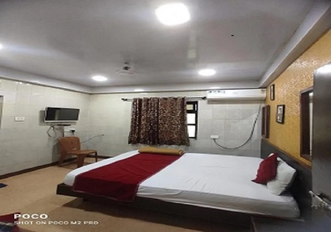 Shower in Hotel Geetanjali St Bus Stand Panvel