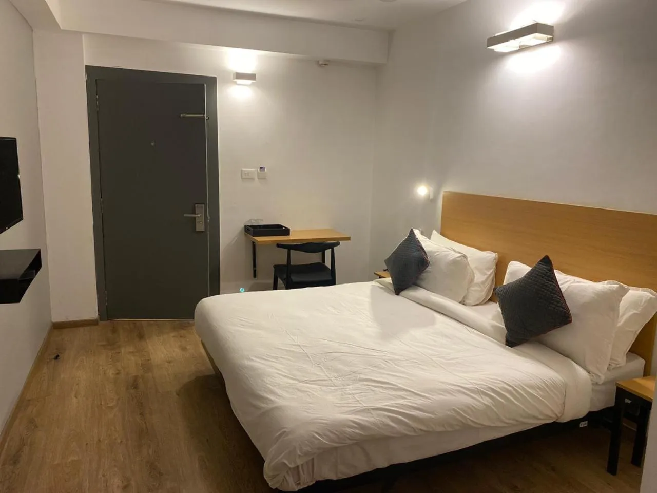 Bedroom, Bed in Hotel Jaiman