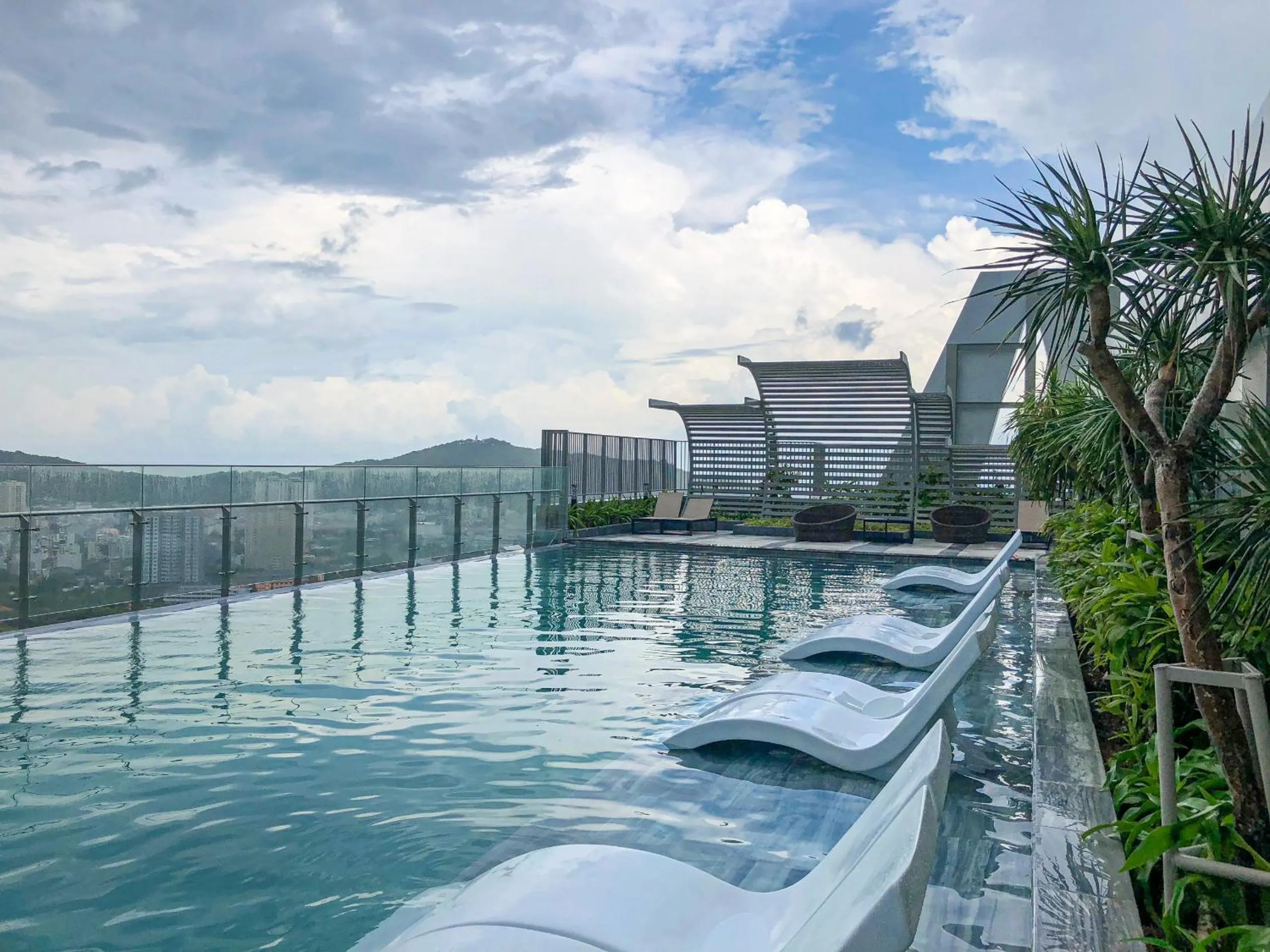 Swimming pool in The Sóng Apartment Vũng Tàu - Mita House