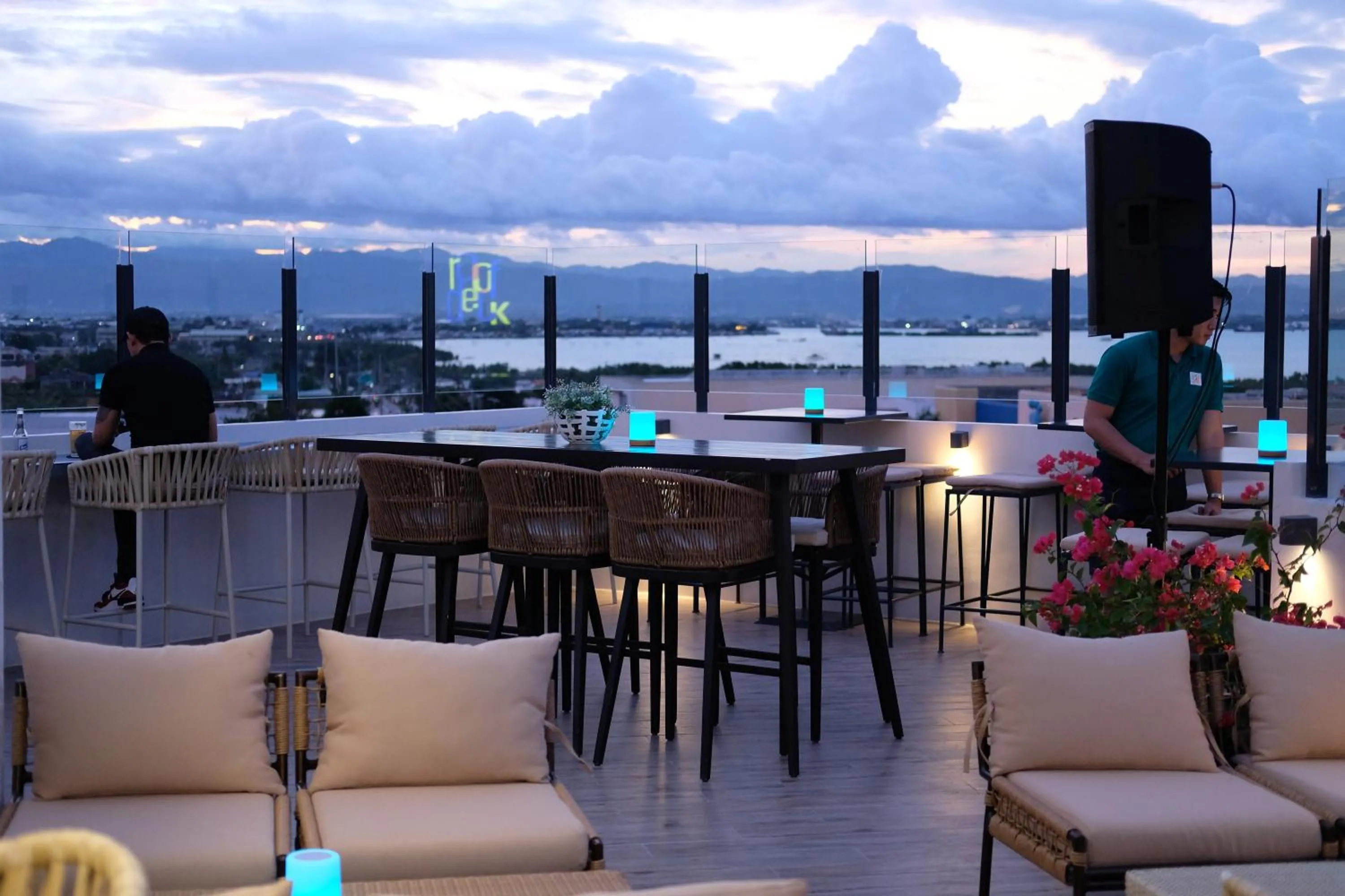 Restaurant/places to eat in 1521 Hotel & Spa