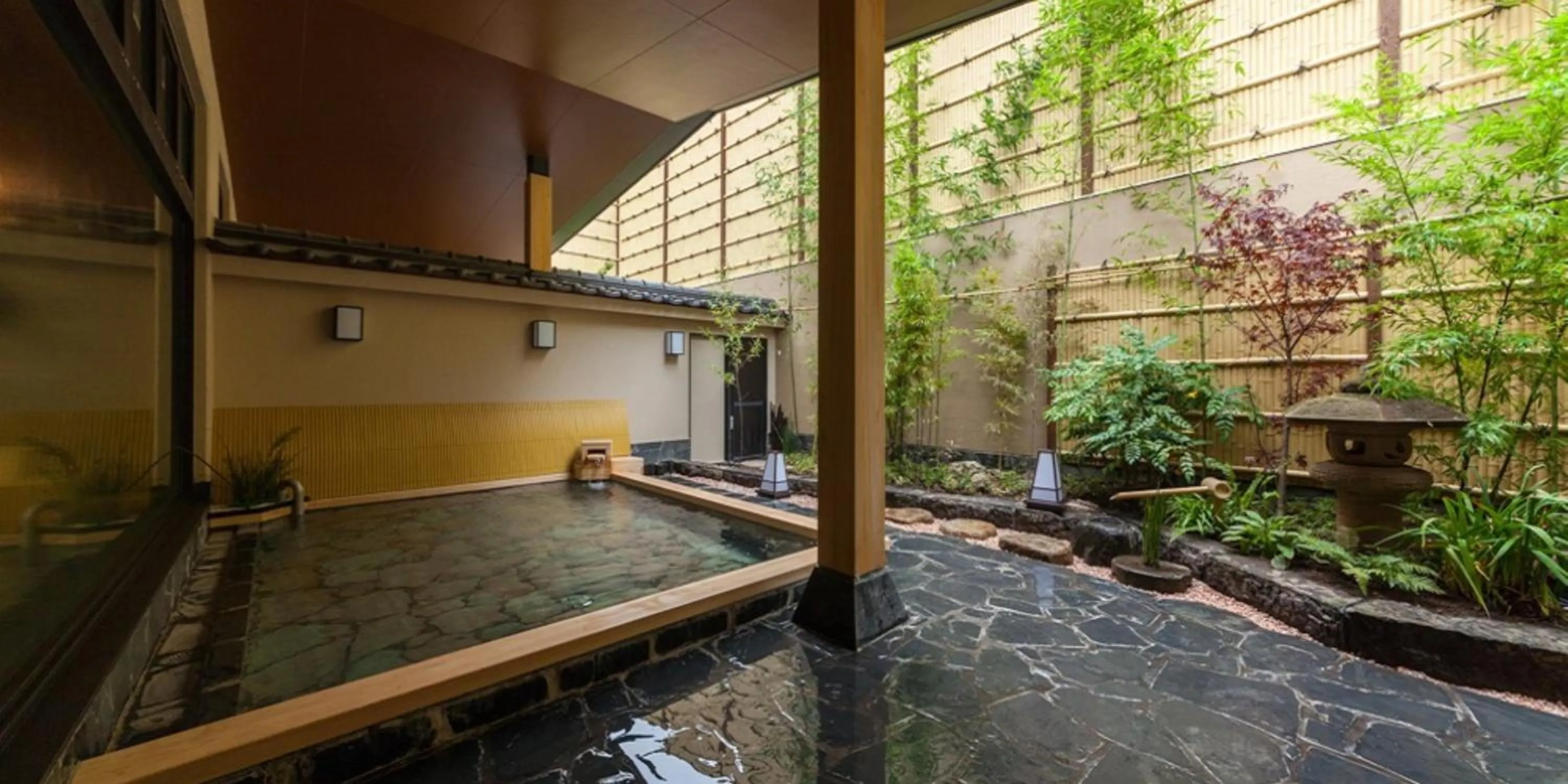 Hot Spring Bath in Nishitetsu Resort Inn Beppu